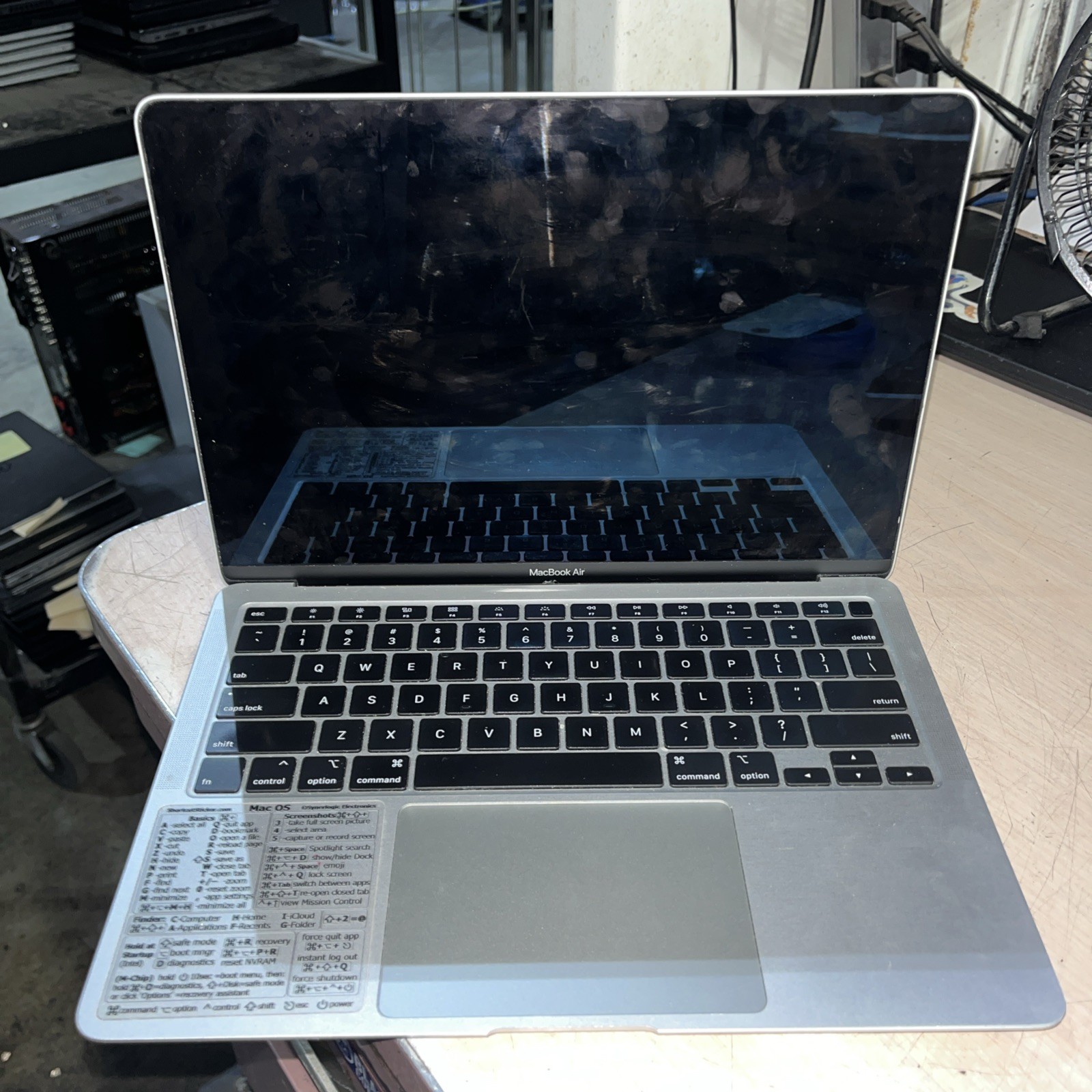 APPLE MACBOOK AIR 13″ SCISSOR, 2020 CORE I3-1000NG4 1.1GHZ 8GB RAM 256SSD