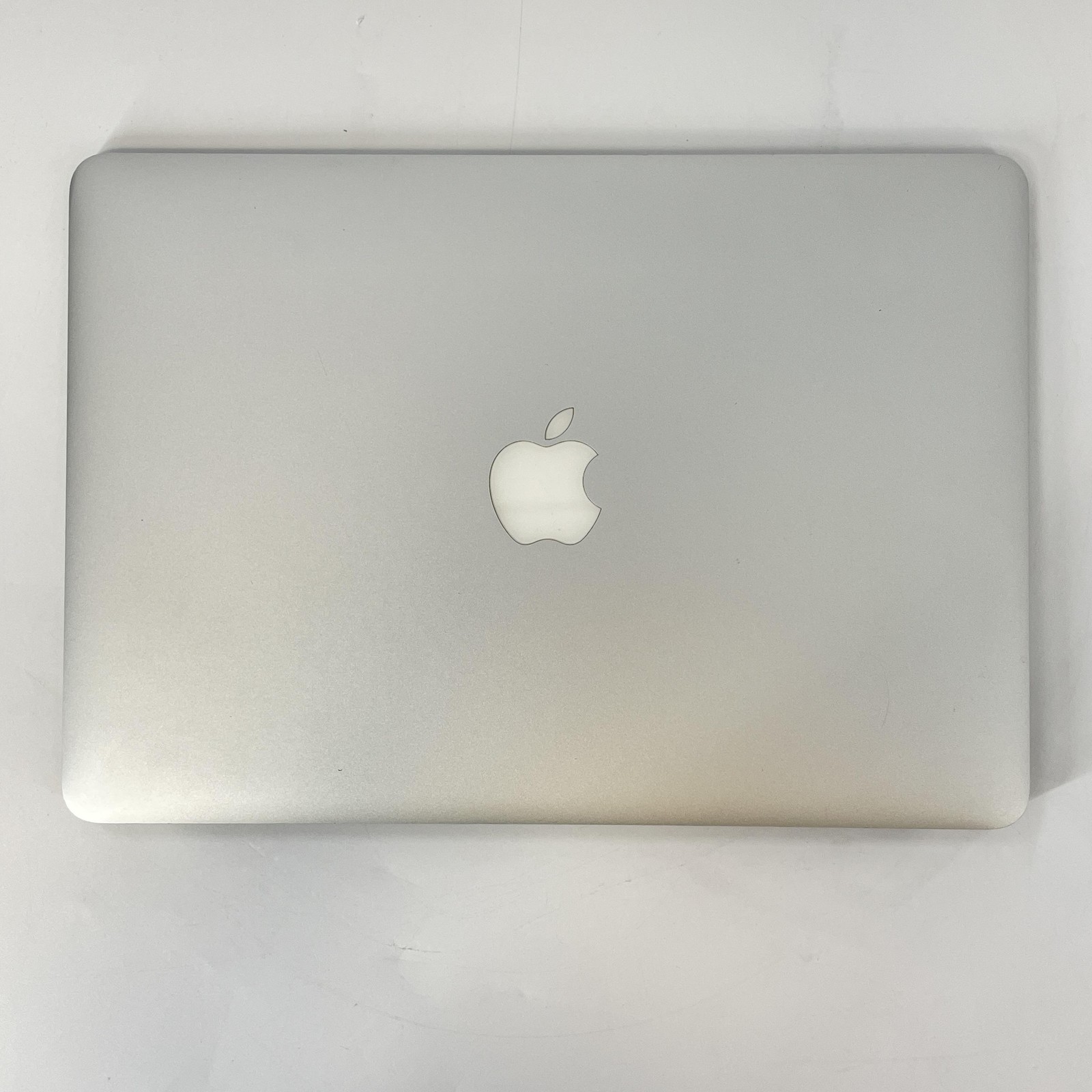 MacBook Air 13 2012 Silver HD+ 1.8 GHz i5-3427U 4GB RAM 128GB SSD – Bad Battery