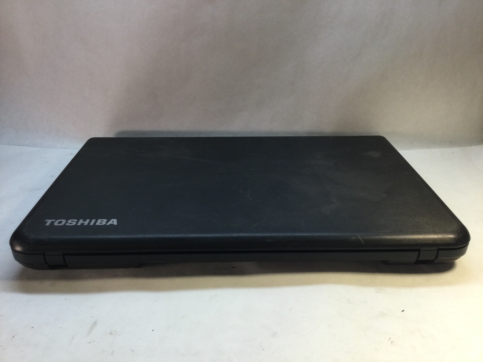 Toshiba Satellite C55 15″ Laptop Intel Core i3-4005U-BAD DISPLAY -MZ