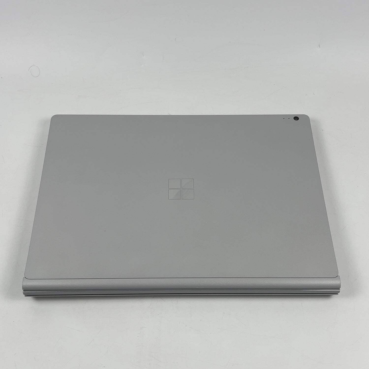 Microsoft Surface Book 1 13.5″ i7-6600U 2.6GHz 8GB RAM 256GB SSD