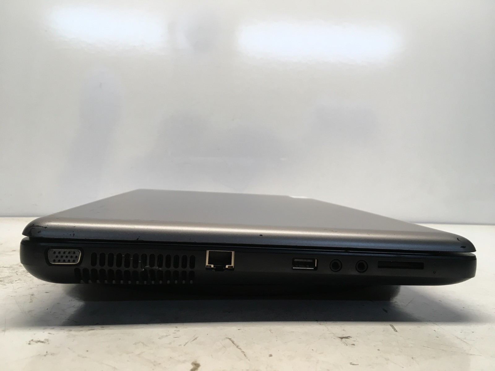 HP 2000Z-400 AMD E-300 1300MHz 12 GB NO HDD