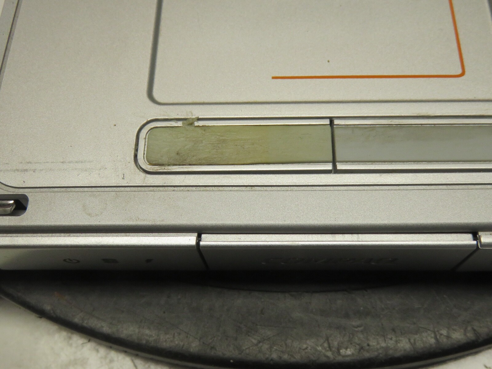 Compaq Presario V2000 AMD Sempron Mobile 2 GHz 5 GB NO HDD No Batt