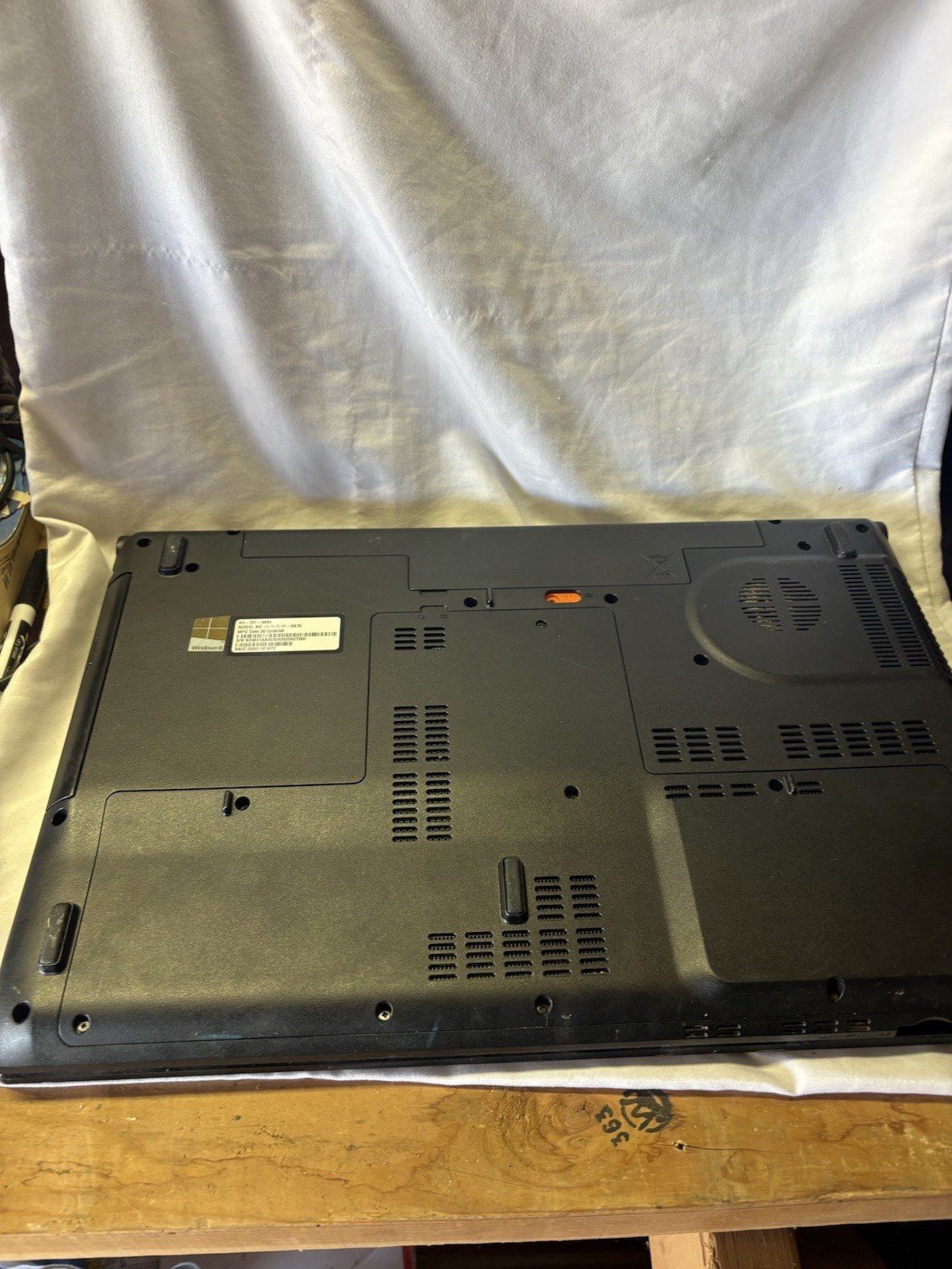 Acer Aspire V3-731-4649 VA70 Laptop 17-inch Intel Pentium Windows 8