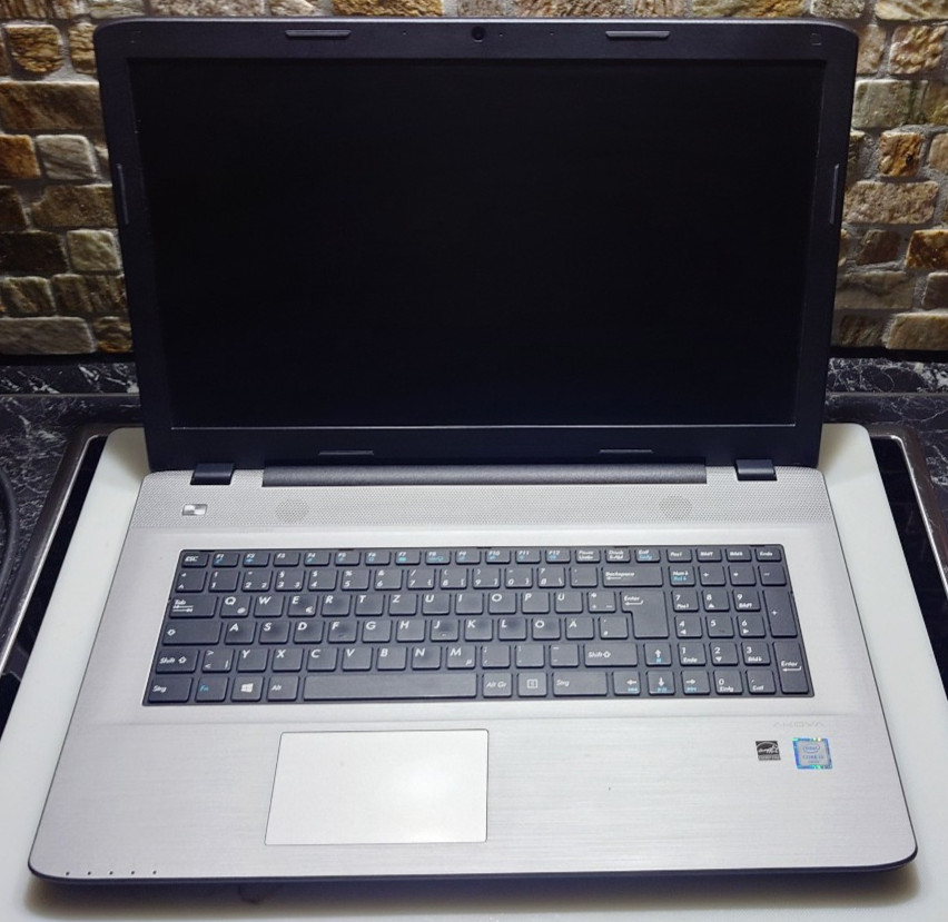 Medion Akoya E7420, 17.3″, i3, 8GB RAM, WIN 11, Microsoft Office 2007 SSD + HDD