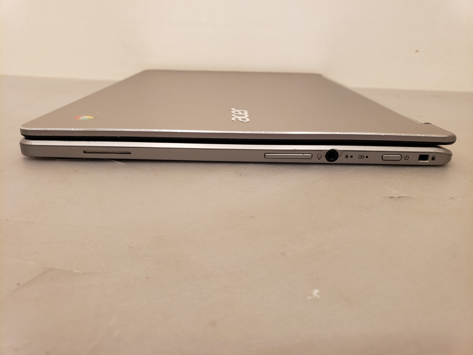 Acer R13 CB5-312T N16Q10 ChromeBook 13.3″ Convertible Laptop 64GB SSD ChromeOS