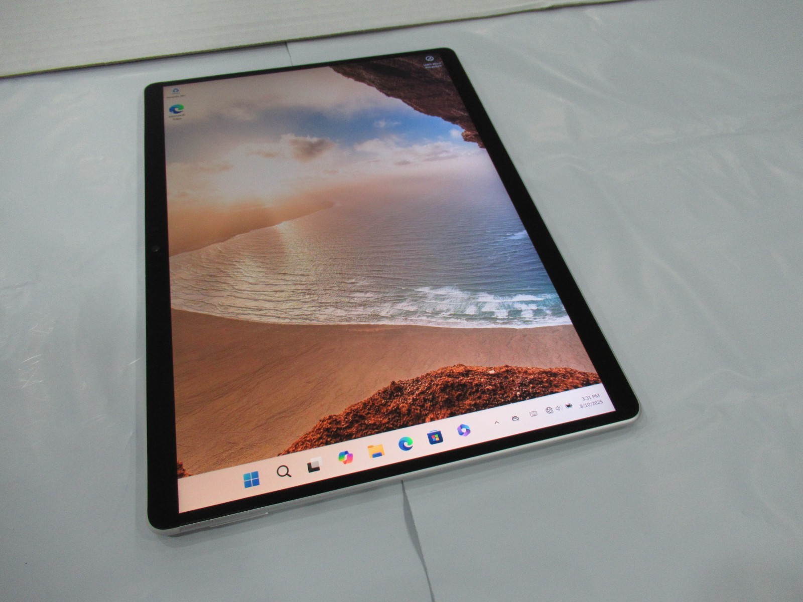 Microsoft Surface Pro X 13″ Touchscreen SQ1 @ 3.0ghz processor 8GB RAM 128gb