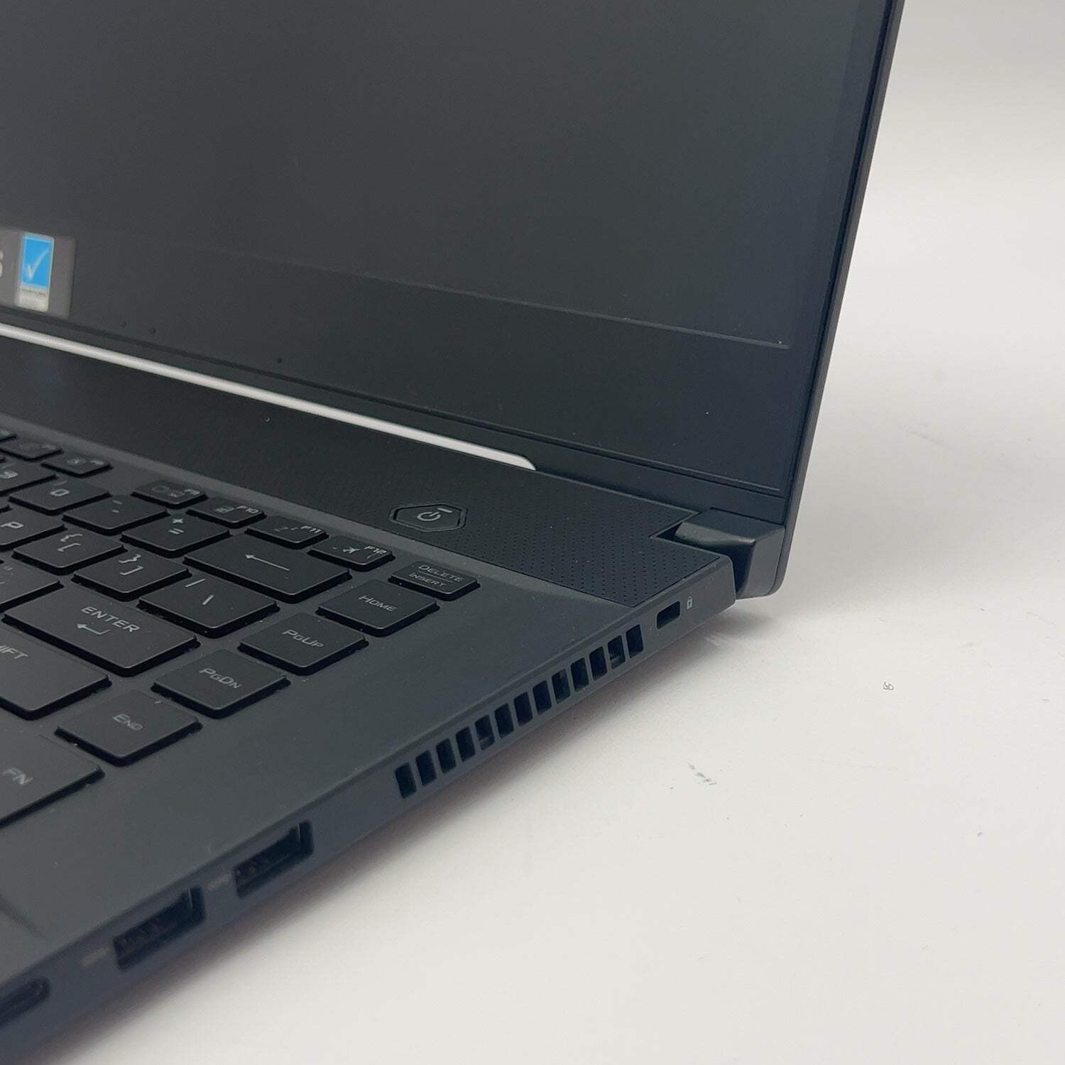 Asus ROG Zephyrus M GU502 15.6″ i7-9750H 2.6GHz 16GB 1TB GeForce RTX 2060 *Read*