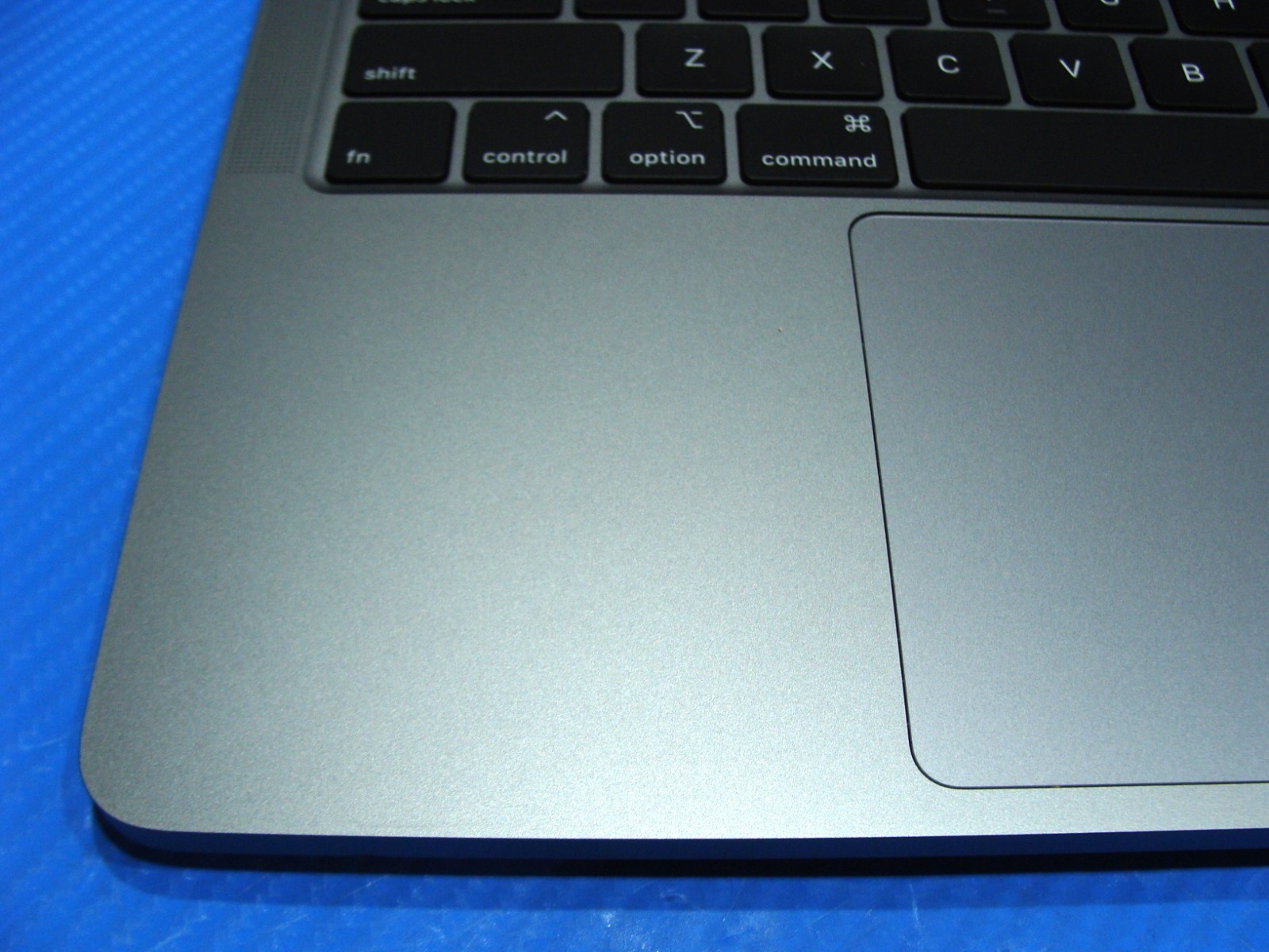 Apple MacBook Pro 13″ (2020) A2251/BTO i7-1068NG7 2.3GHz 32GB 512GB Sequoia +PA
