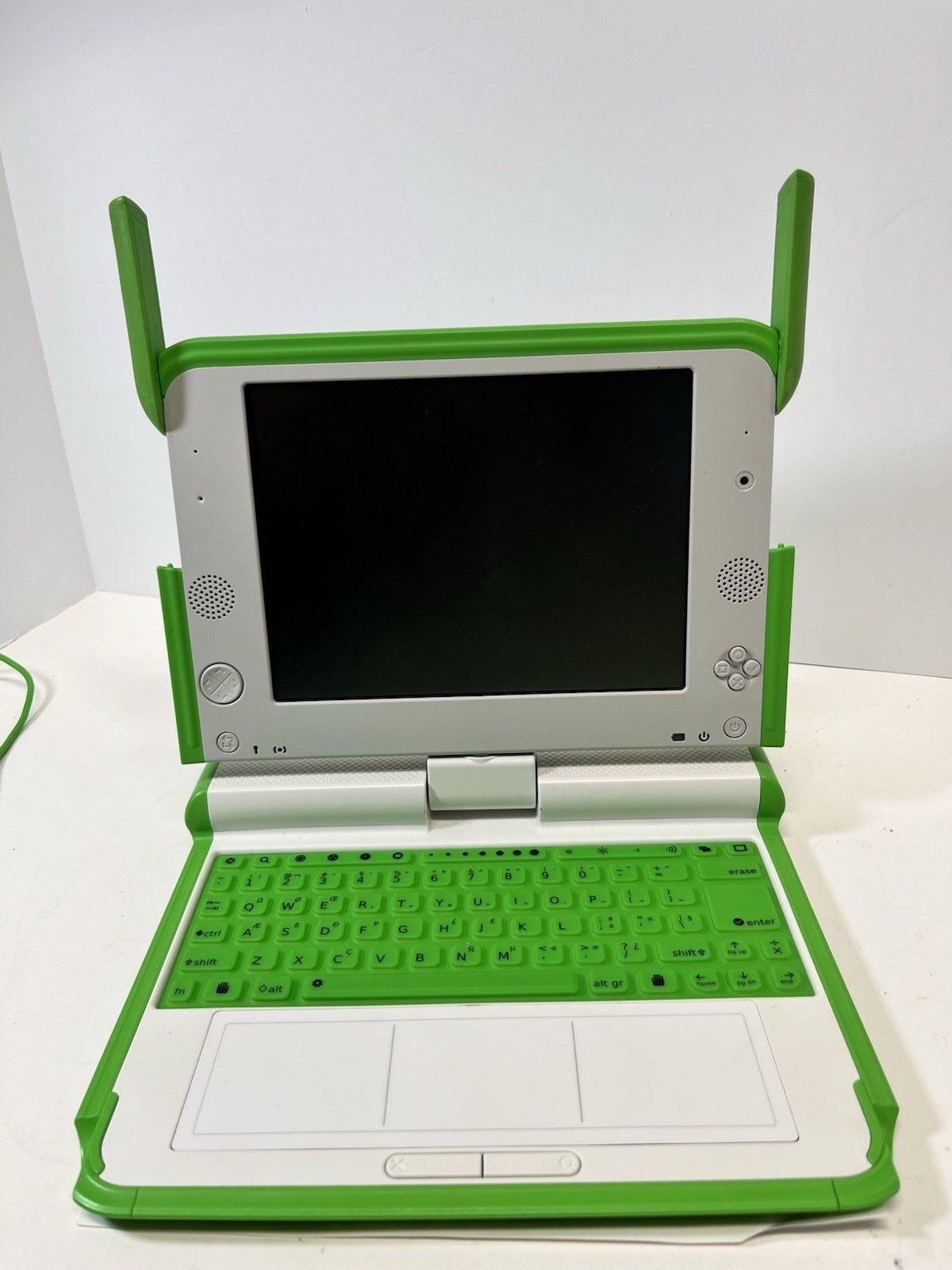 OLPC XO-1 Kids Laptop Computer – One Laptop Per Child – w/ Power Adapter