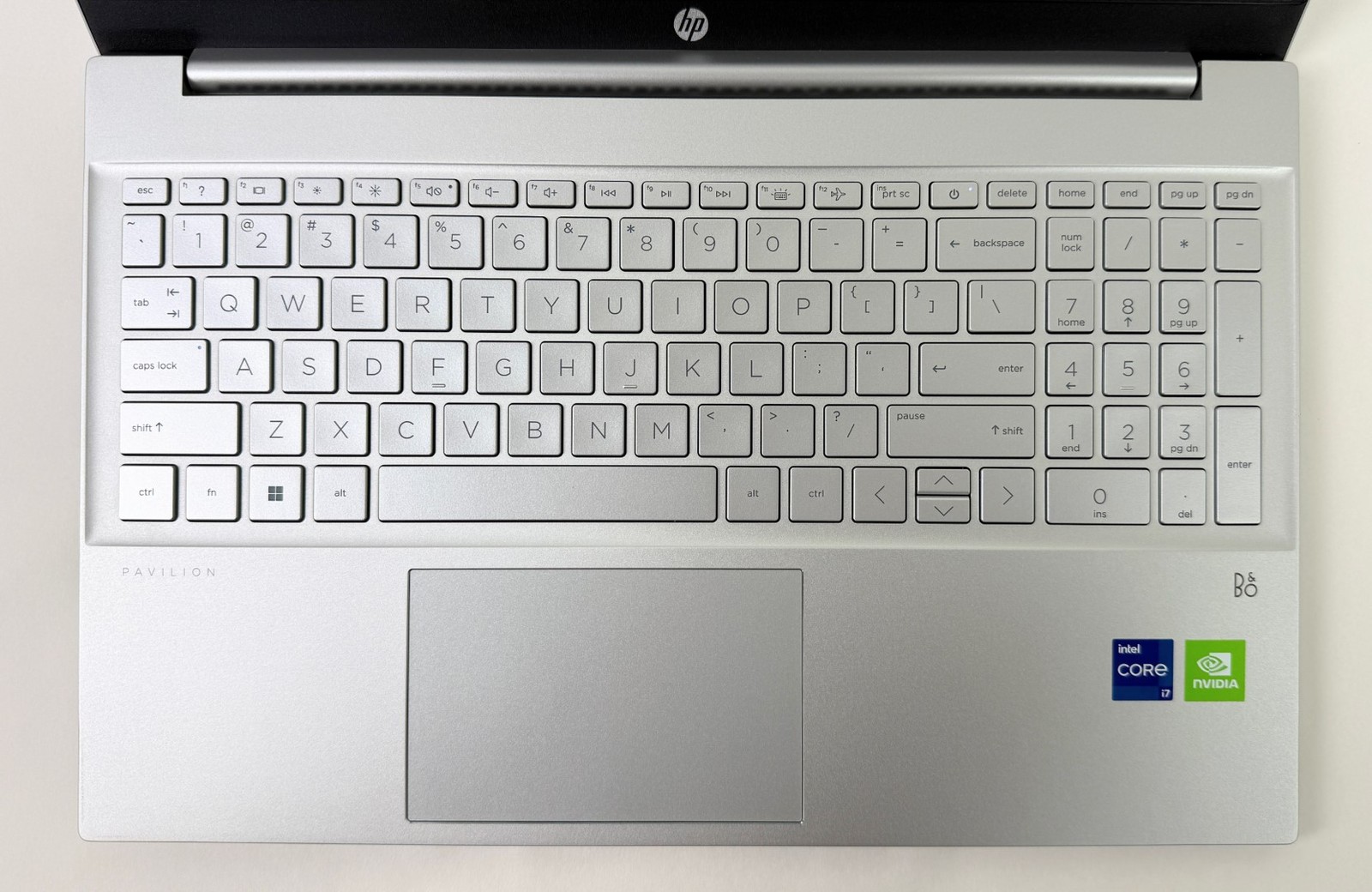 HP Pavilion 15-eg3055cl 15.6″ HD Touch i7-1355U 16GB 1TB SSD MX550 W11P
