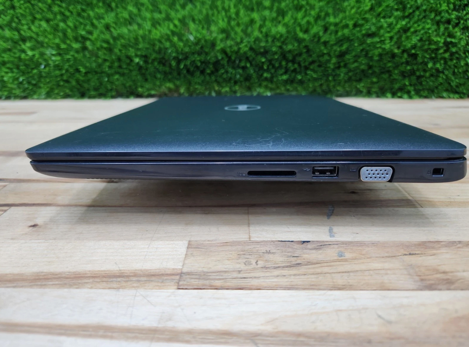 Dell Latitude 3400 14″ FHD Touchscreen i5-8265U 8GB 128GB SSD Laptop W/ Charger