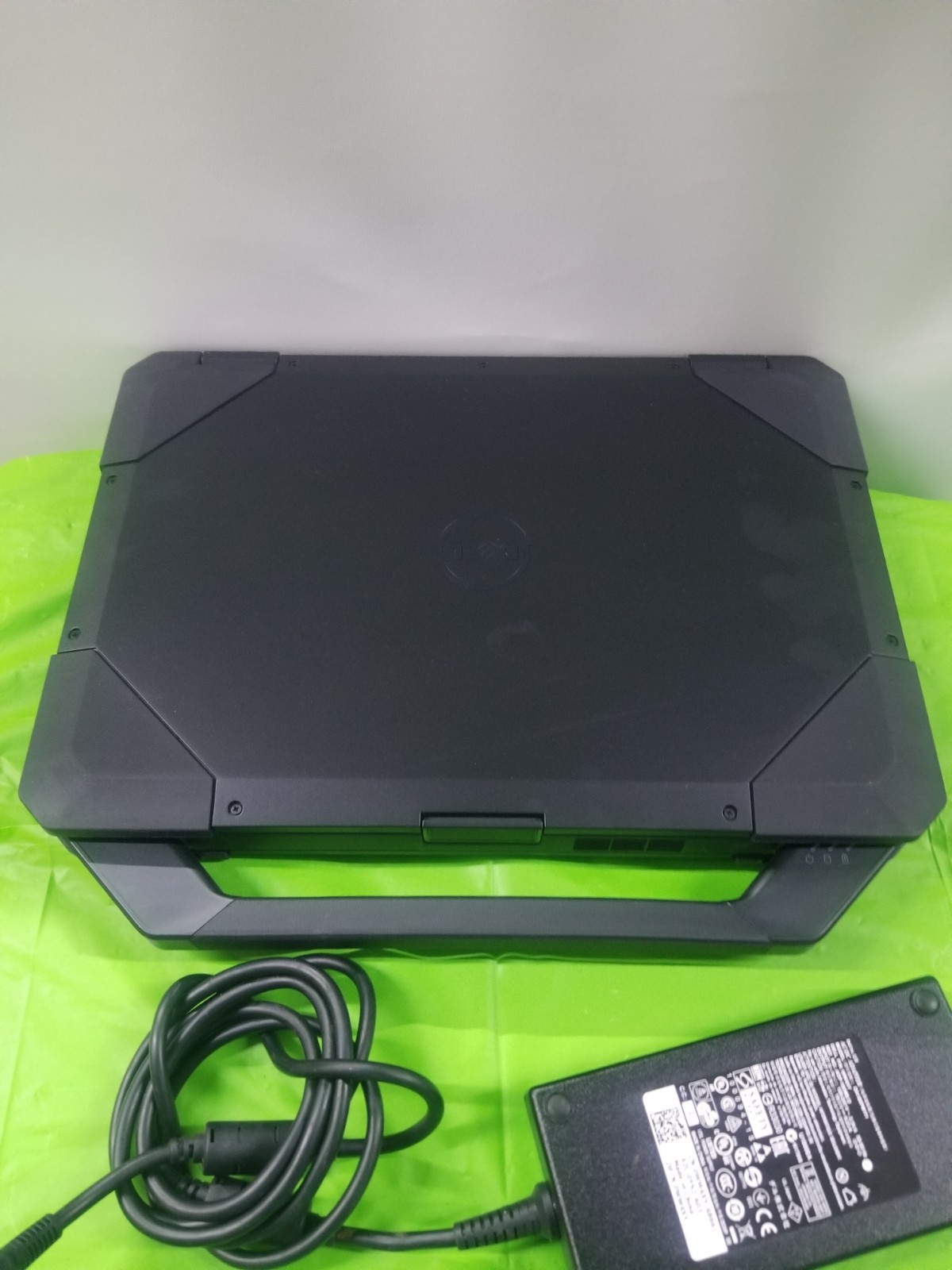 Dell Latitude Rugged 5414 14″ Core i5-6300U 2.4GHz 16GB 256GB SSD Touch, WIN 11
