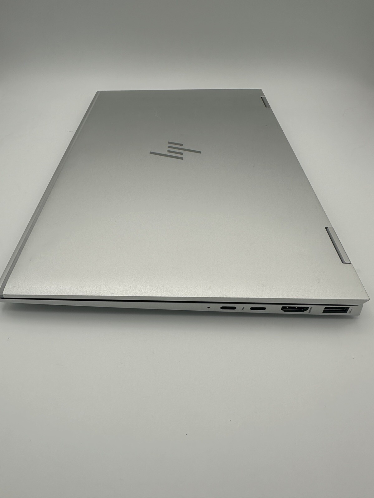 HP EliteBook x360 1040 G8 14″ (256GB SSD, Intel Core i5 11th Gen., 2.60 GHz,…