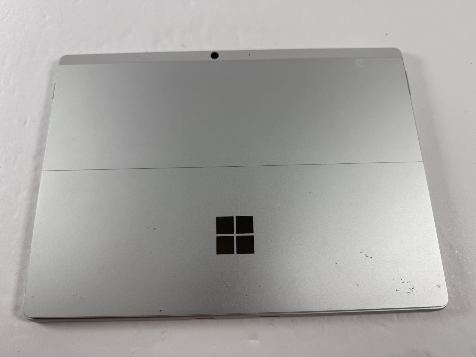 Microsoft Surface Pro 8 (1982) i5-1145G7 – 16GB RAM – 256GB 120Hz – Win 11 Pro