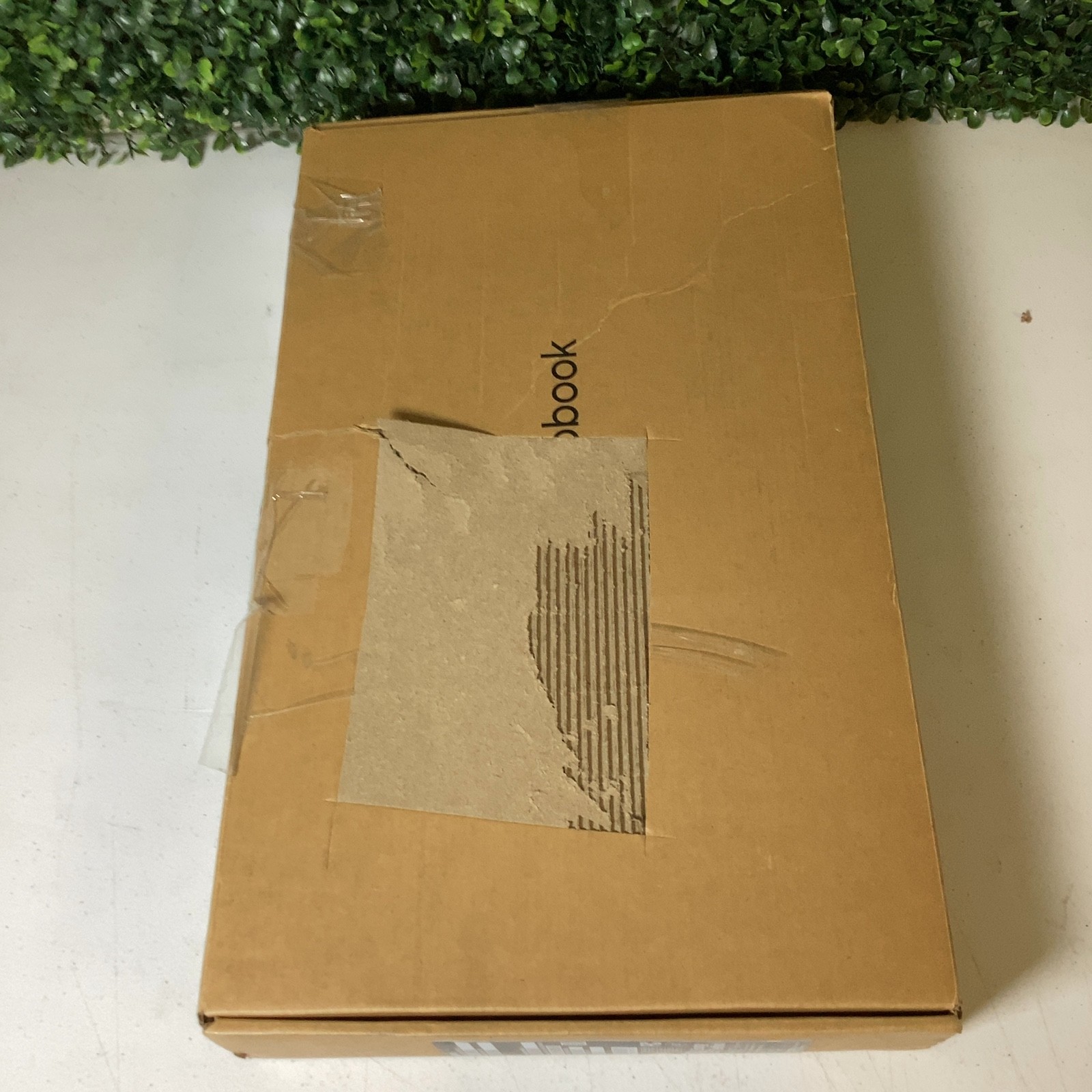 ASUS Vivobook X1407QA-BS56 Laptop with Charger