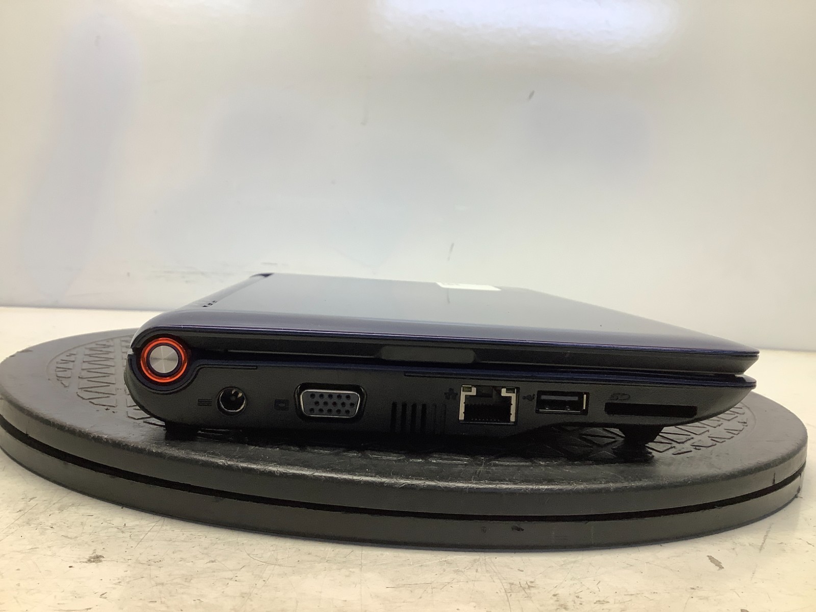 Acer Aspire One ZG5 Intel Atom N270 1.6GHz 1 GB NO HDD/Battery/Cover