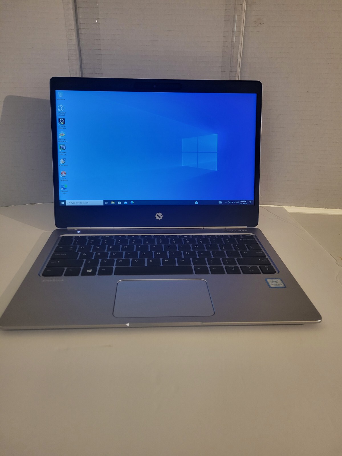 HP ELITEBOOK FOLIO 12.5″ G1 CORE M5-6Y54@1.10-1.51GHz 8GB RAM 250GB SSD WIN 10