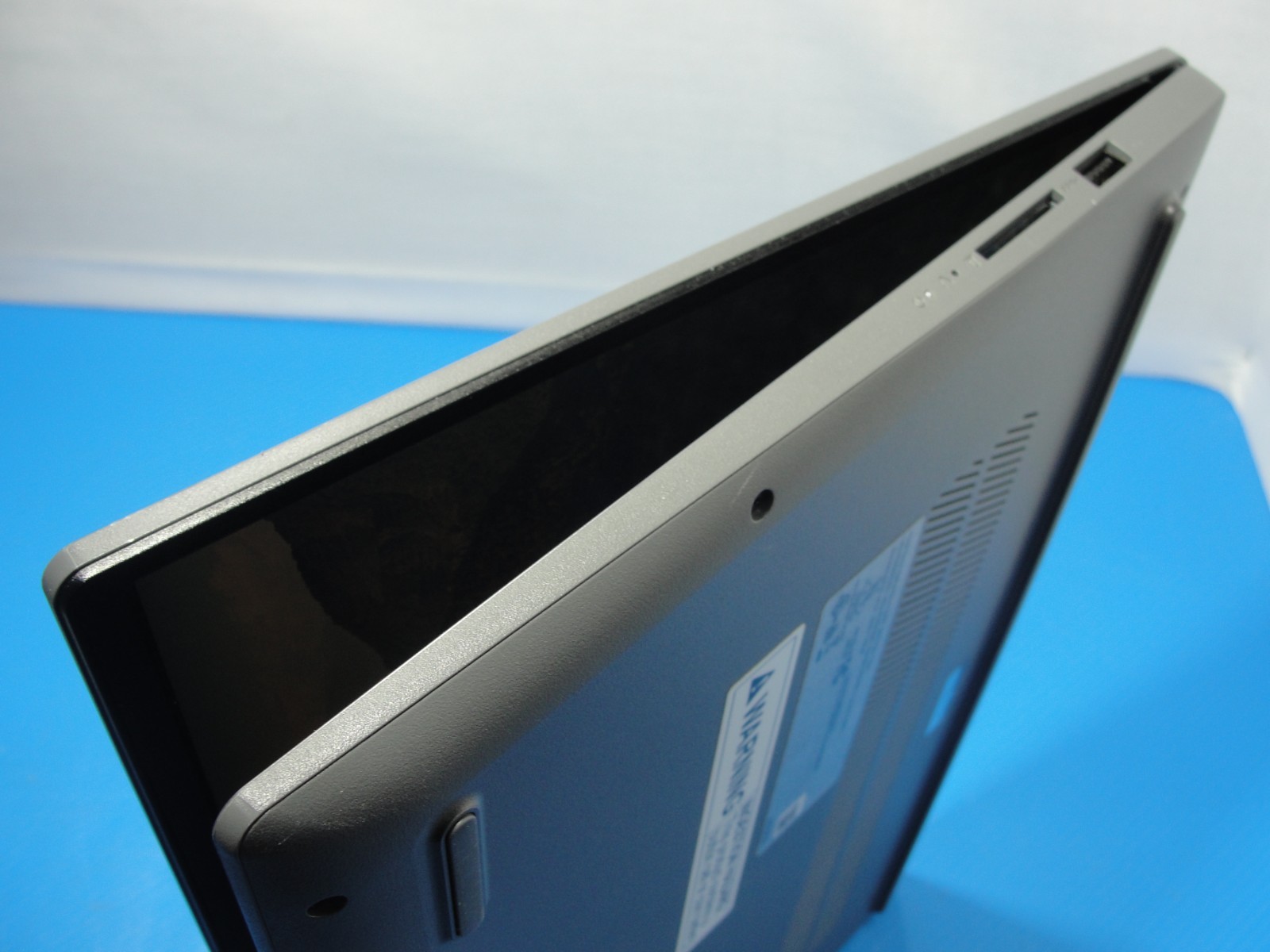 Lenovo IdeaPad Slim 3 15IAN8 15.6”FHD i3-N305 1.8GHz 8GB 128GB TP Win11Home+PA