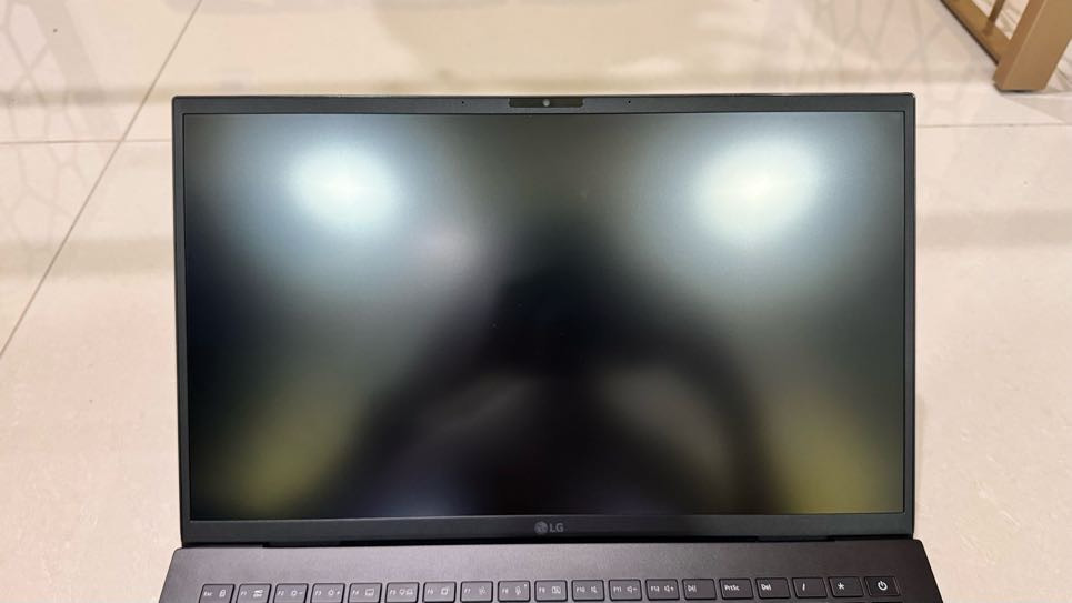 LG Gram 15Z90S 15.6″ FHD Touch Ultra 7 Processor 155H 16GB 512GB SSD Windows 11
