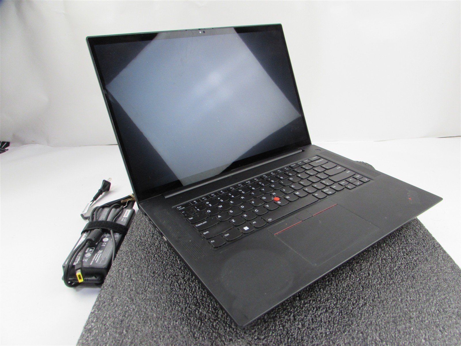 LENOVO THINKPAD P1 (GEN 4) 4K TOUCH I7-11850H 512GB 16GB RAM NVIDIA T1200 WIN11