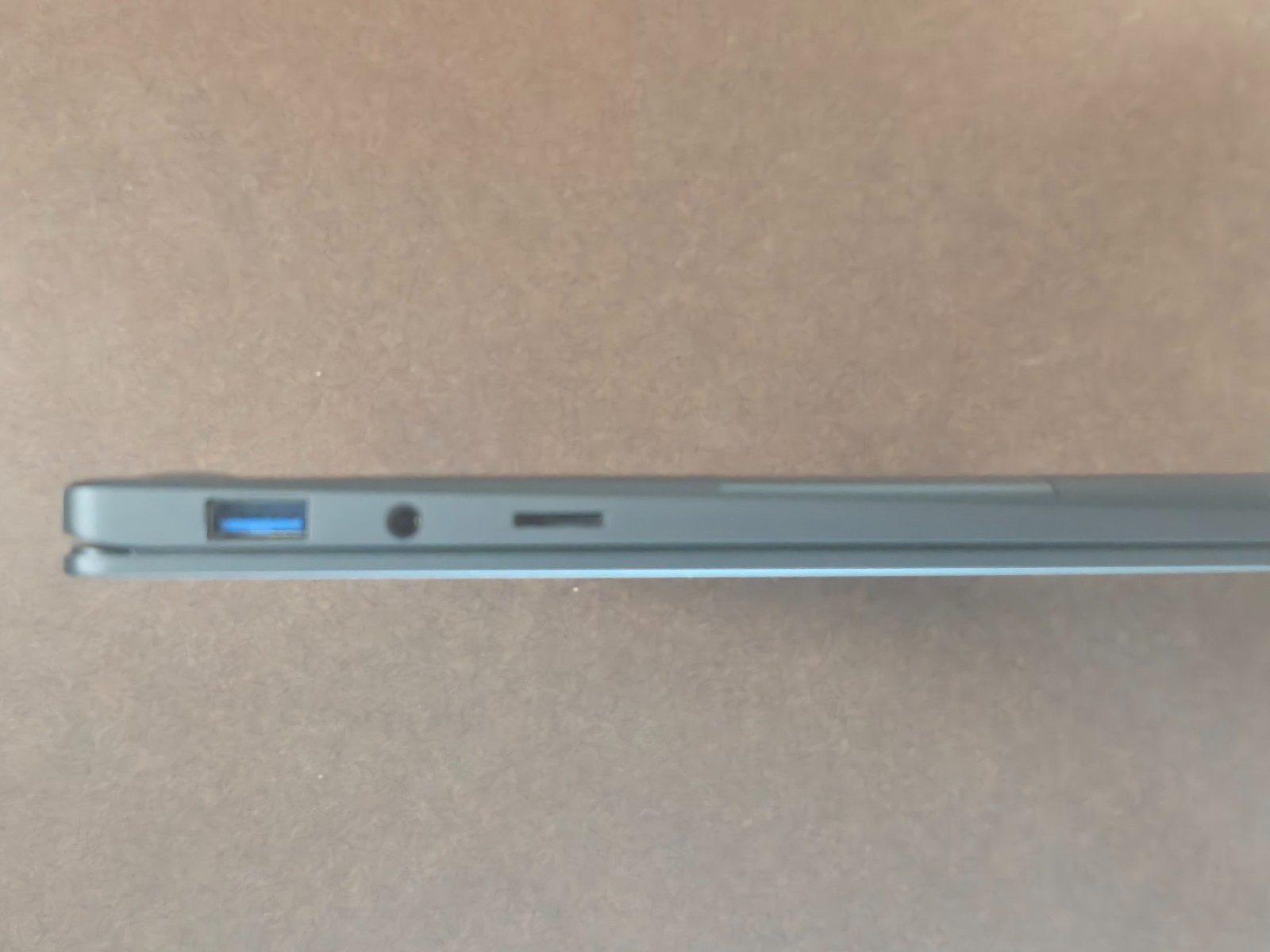 Samsung Galaxy Book2 13.3″ – AMOLED – Core i5-1235U 8GB RAM 256GB SSD Touch