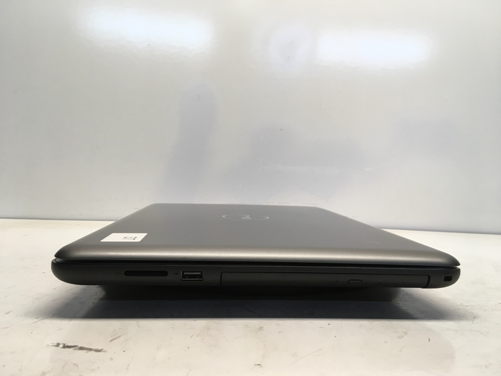 Dell Inspiron 5567 Intel i5-7200U 2.5GHz 8 GB NO HDD No Batt