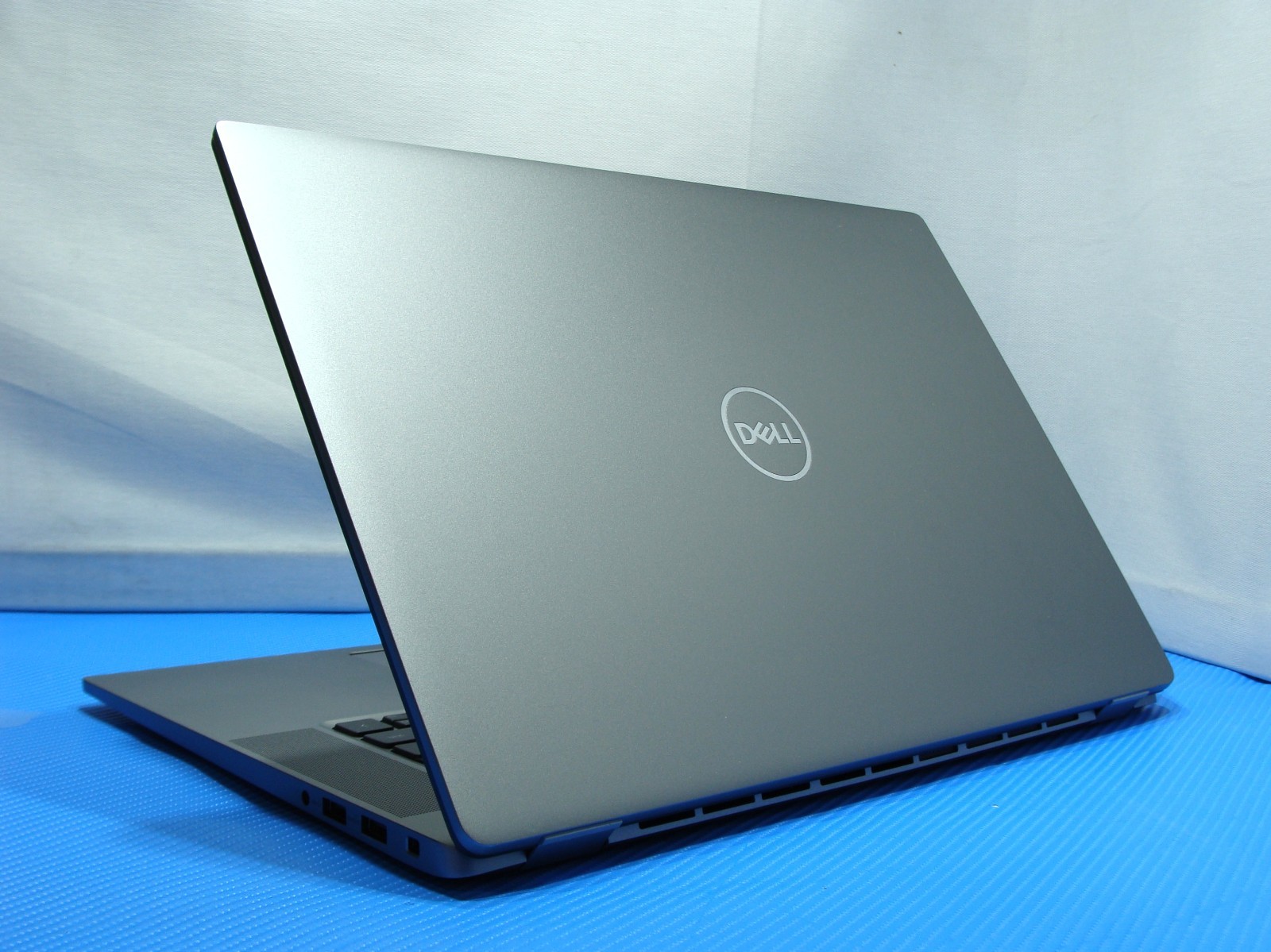 Dell Latitude 7650 16″ FHD+ Ultra 7 165H 3.8GHz 16GB 512GB SSD WRNTY-09/27 +PA