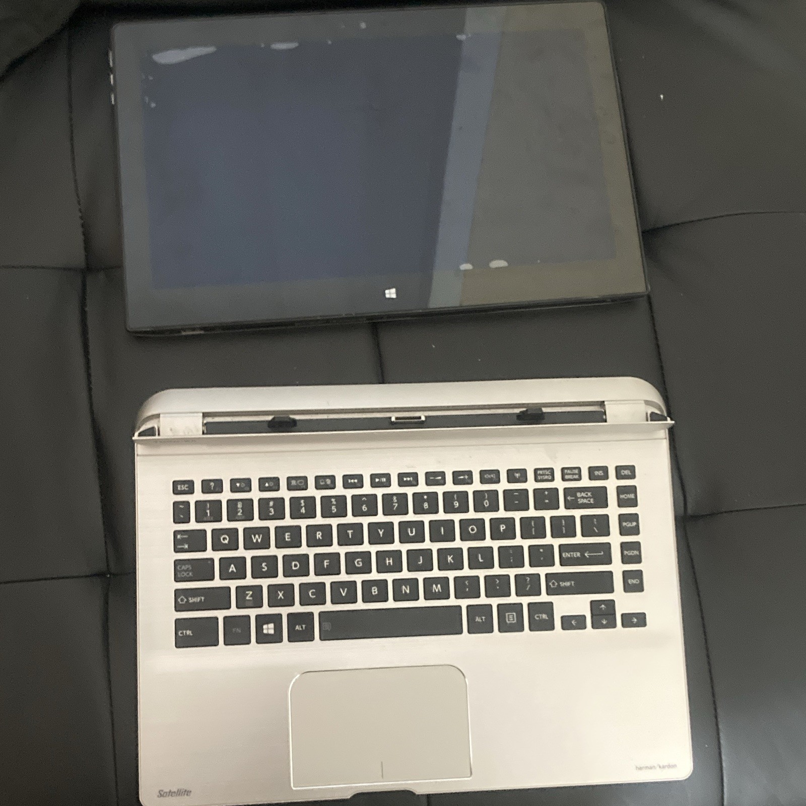 Toshiba Satellite Click 2 Pro P35W-B3220 (For Parts, no charger)