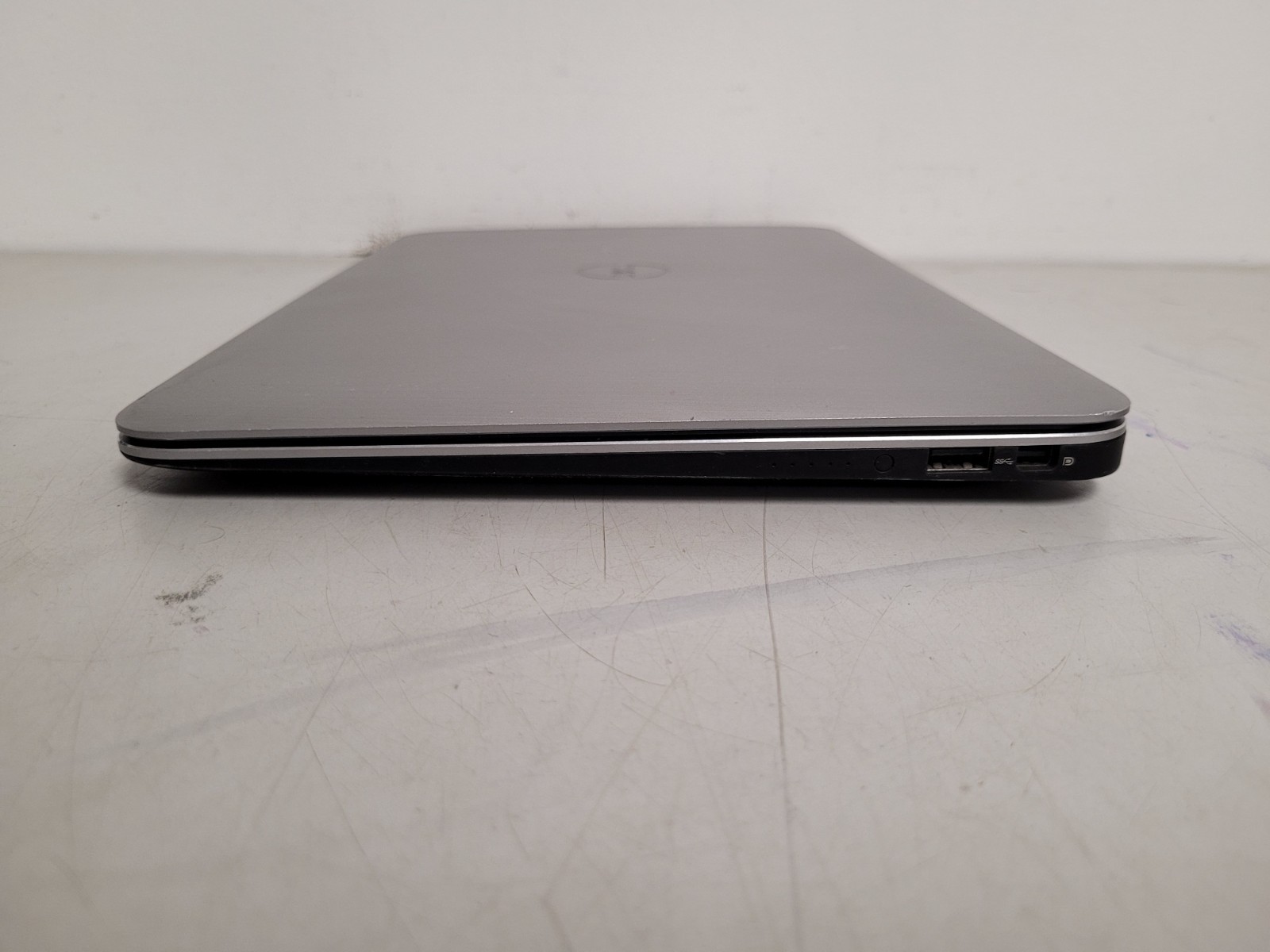 Dell xps L321x 13″ i7-2637m 1.7gh 4gb onboard ram 256gb ssd w11p charger 9TGVCT1