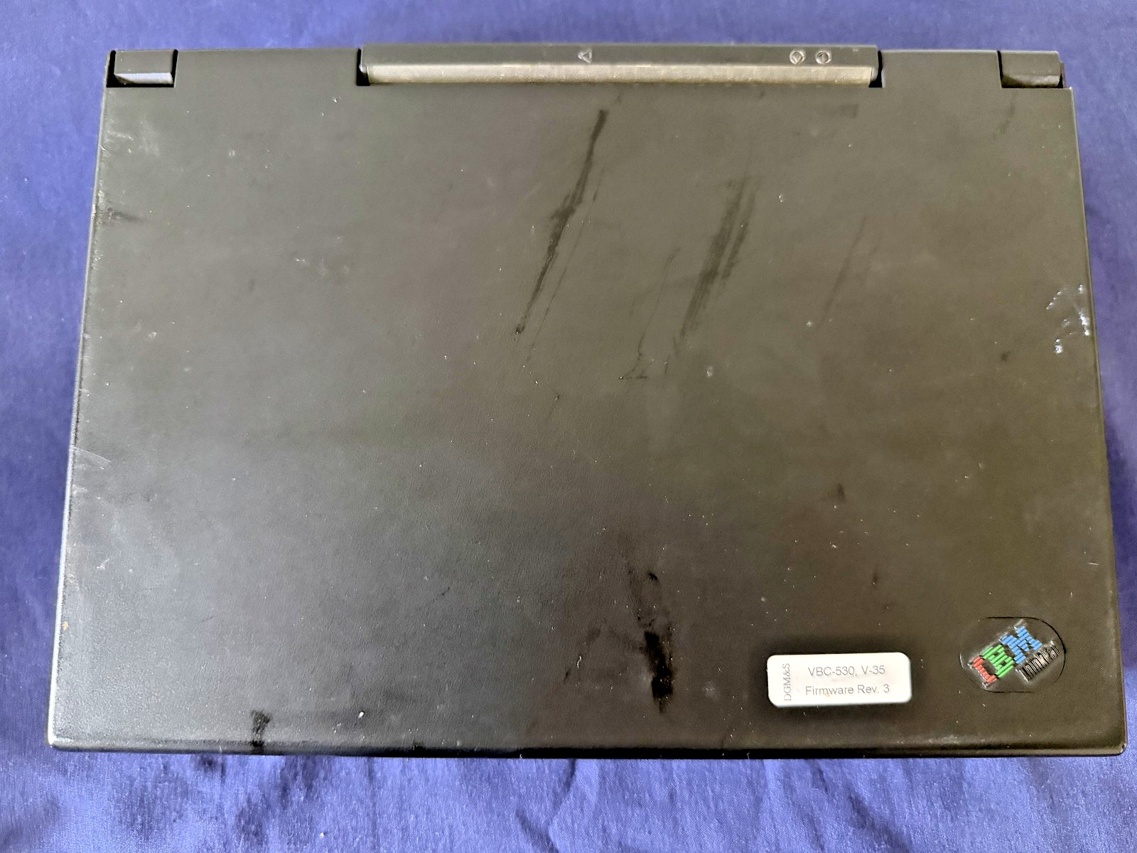Vtg IBM Thinkpad Laptop Model 365XD w orig Charger & 3.5″ drive, needs HDD