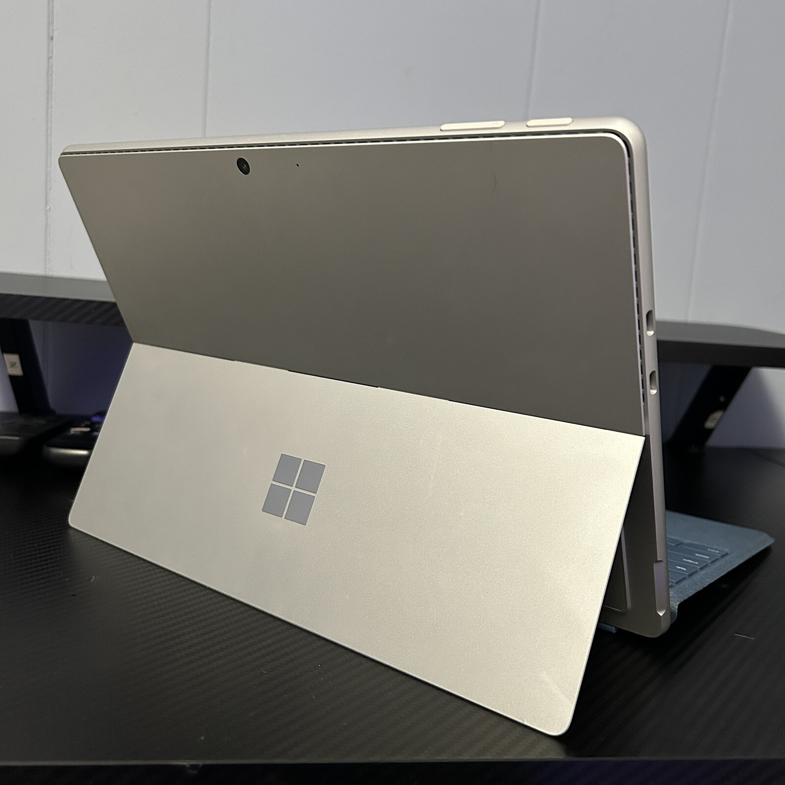 Microsoft Surface Pro Copilot+ 13″ Touch X+ 16GB 256GB Platinum + Pro Keyboard