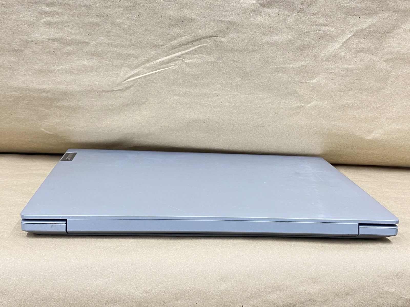 Lenovo 81LG – 15.5″ HD – CPU 5405U – 8GB – 256GB SSD – Win 11 Pro – READ