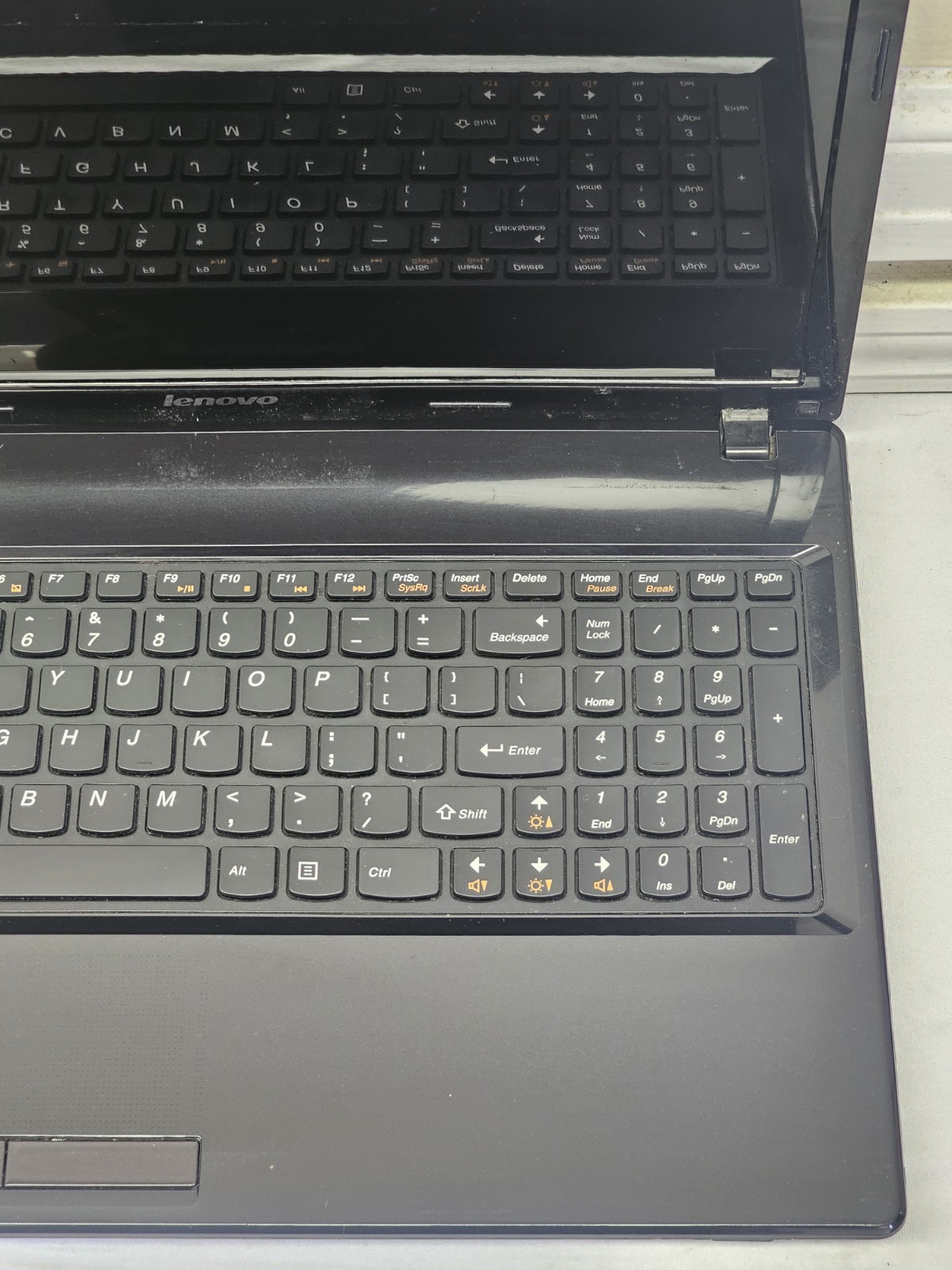 Lenovo G580 Laptop – i5-3210M – 12GB RAM – 500GB HDD – NO BATTERY – Windows 10