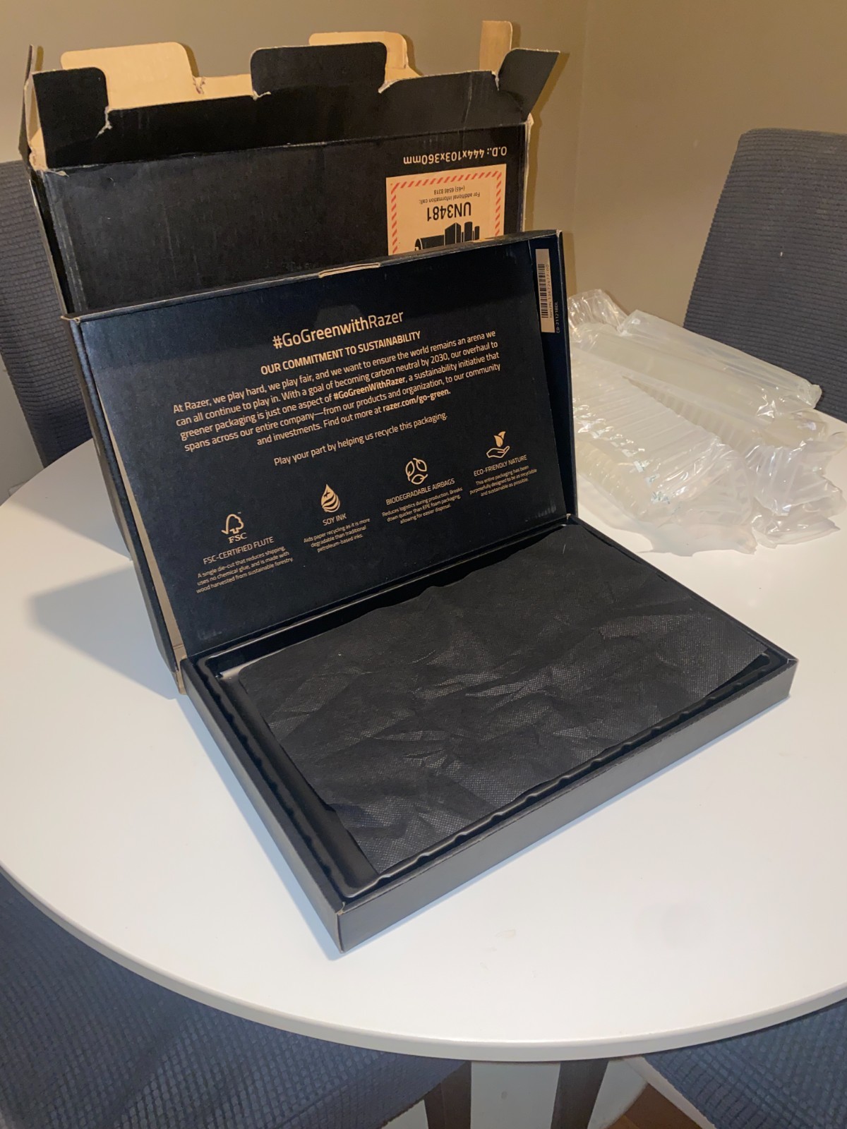 Razer Blade 15 Advanced Model 15.6″ 1TB SSD i7