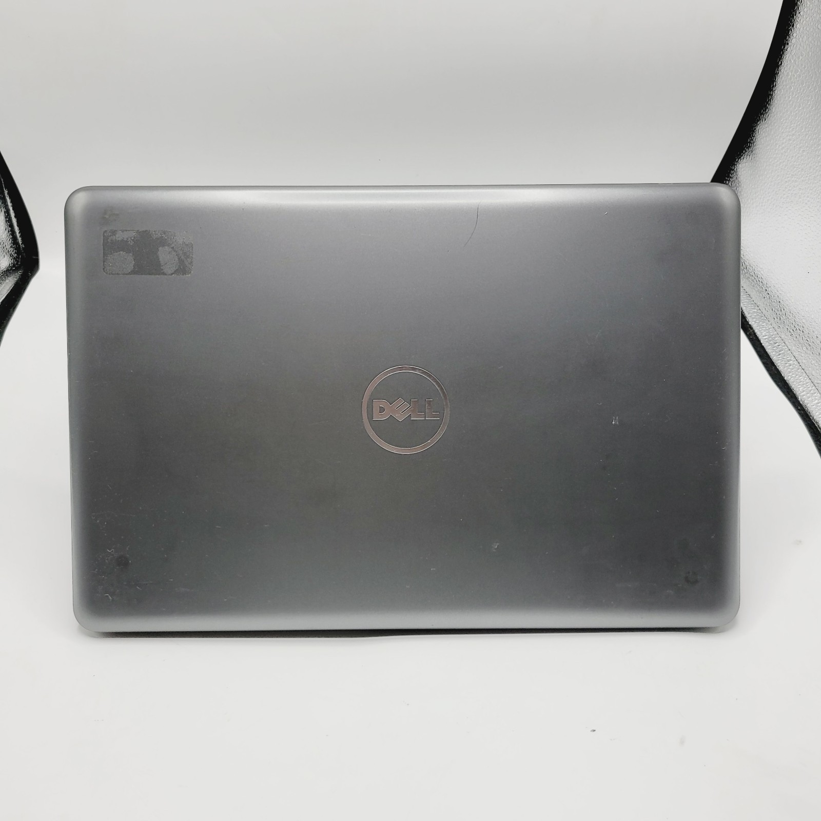 Dell Inspiron P66F Core i5-7th Gen No RAM No HDD 15.6″ – FOR PARTS