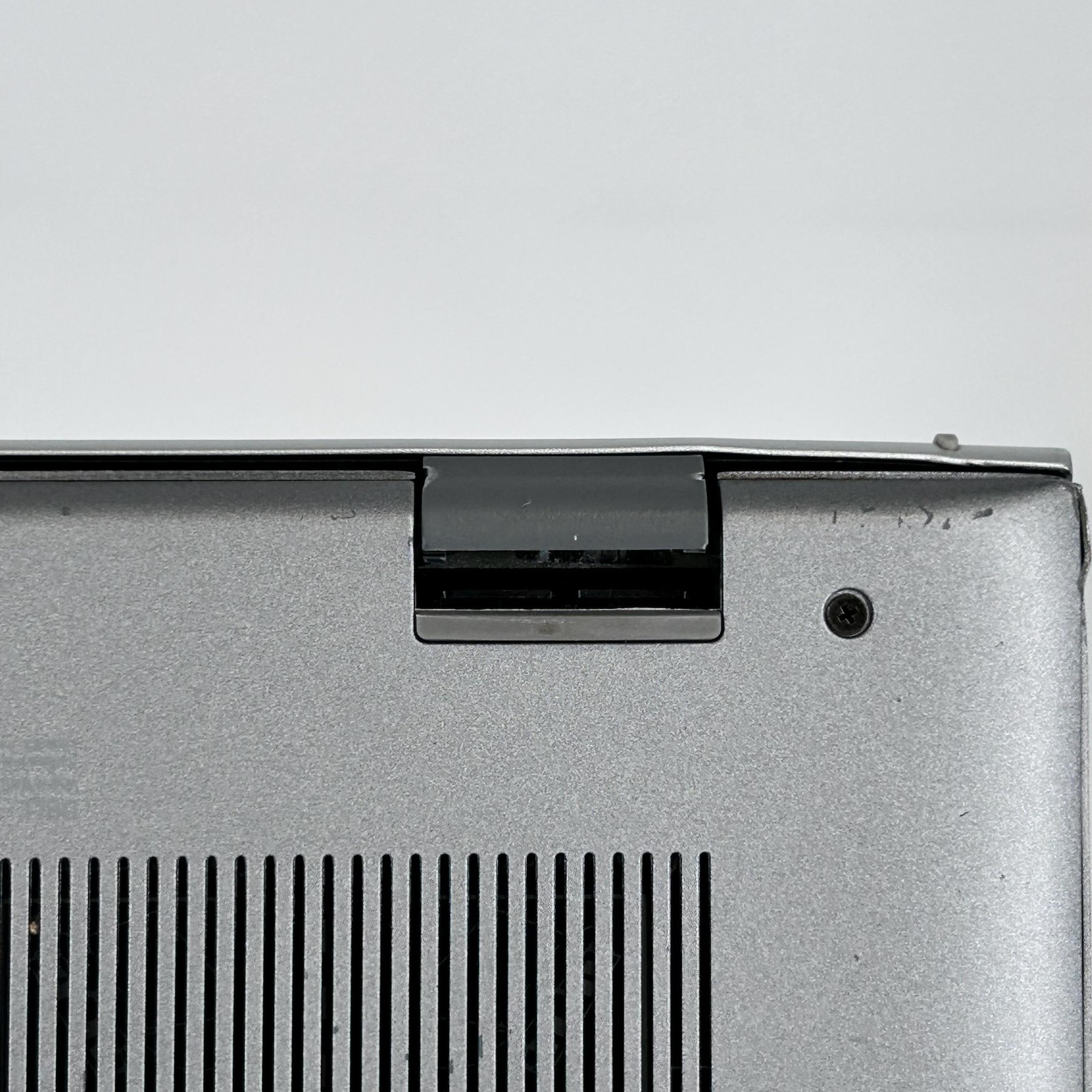 Dell Inspiron 5410 14 Silver FHD i5-11320H 3.20GHz 8GB 512GB Blocked USB Port
