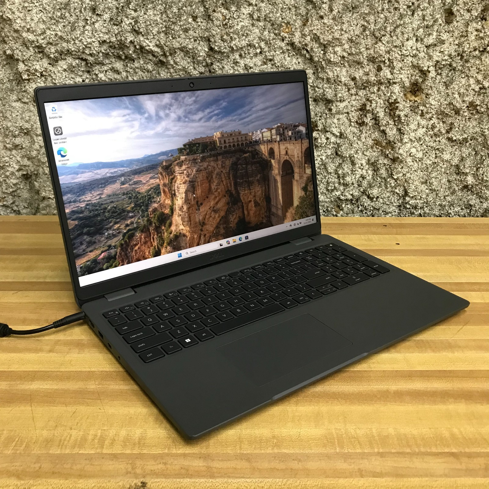 Dell Latitude 3540 Laptop i5-1335U 16GB DDR4 RAM 256GB M.2 SSD (Windows 11 Pro)