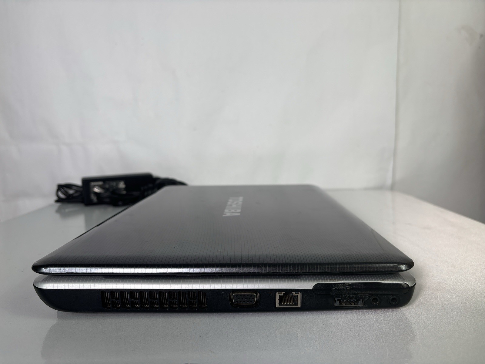 Toshiba Satellite L505 Laptop AMD Athlon II Dual-Core Windows 8 *READ