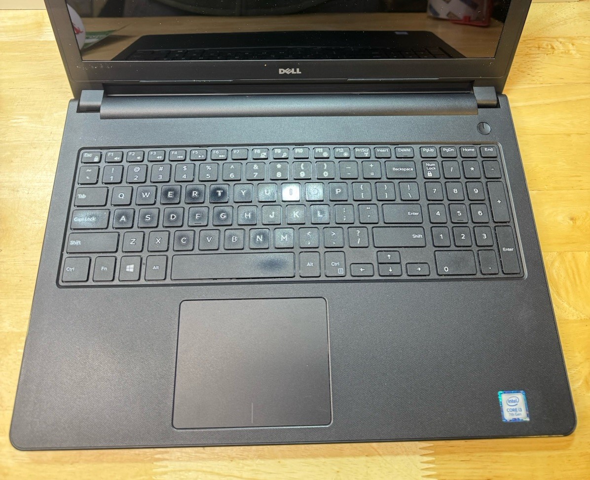 Dell laptop with a 7th Gen Intel Core i3 processor Untested (no Power Supply)