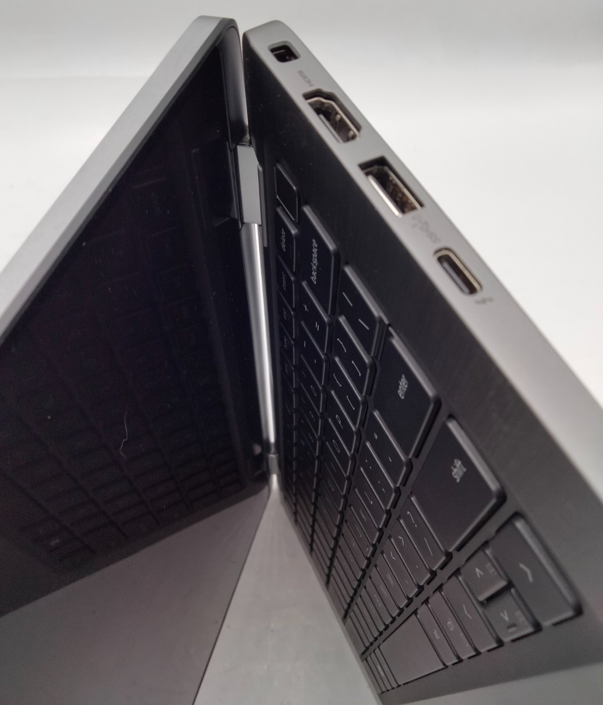 Dell Latitude 7330 i5-1235U 16GB RAM 256GB SSD Win 11 touch laptop
