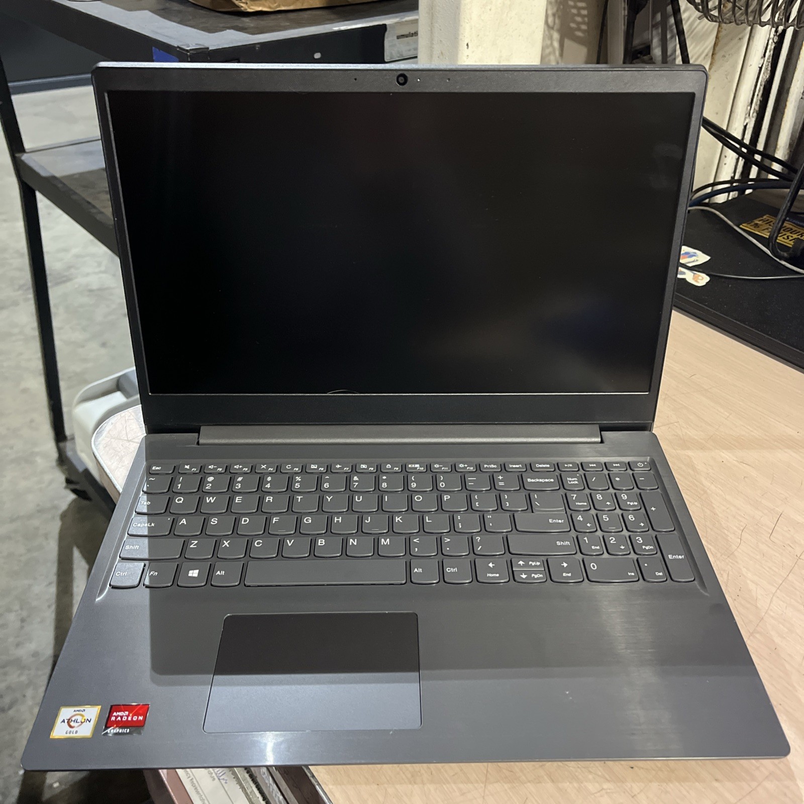 LENOVO V15-ADA AMD ATHLON GOLD 3150U 8GB RAM NO HD