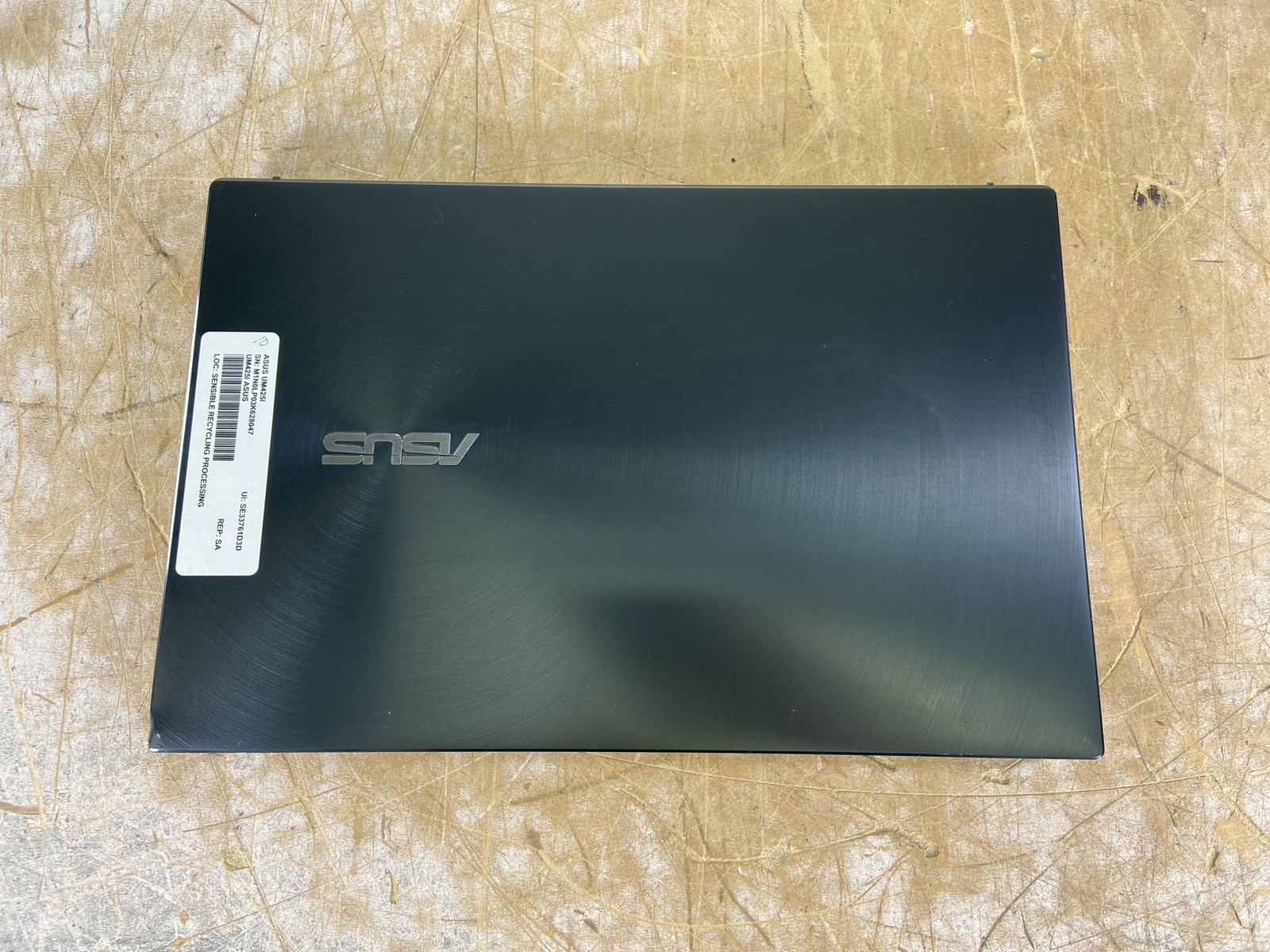 ASUS UM425I ZENBOOK RYZEN 7 4700U @ 2.0GHz, 16GB RAM, NO HDD/OS