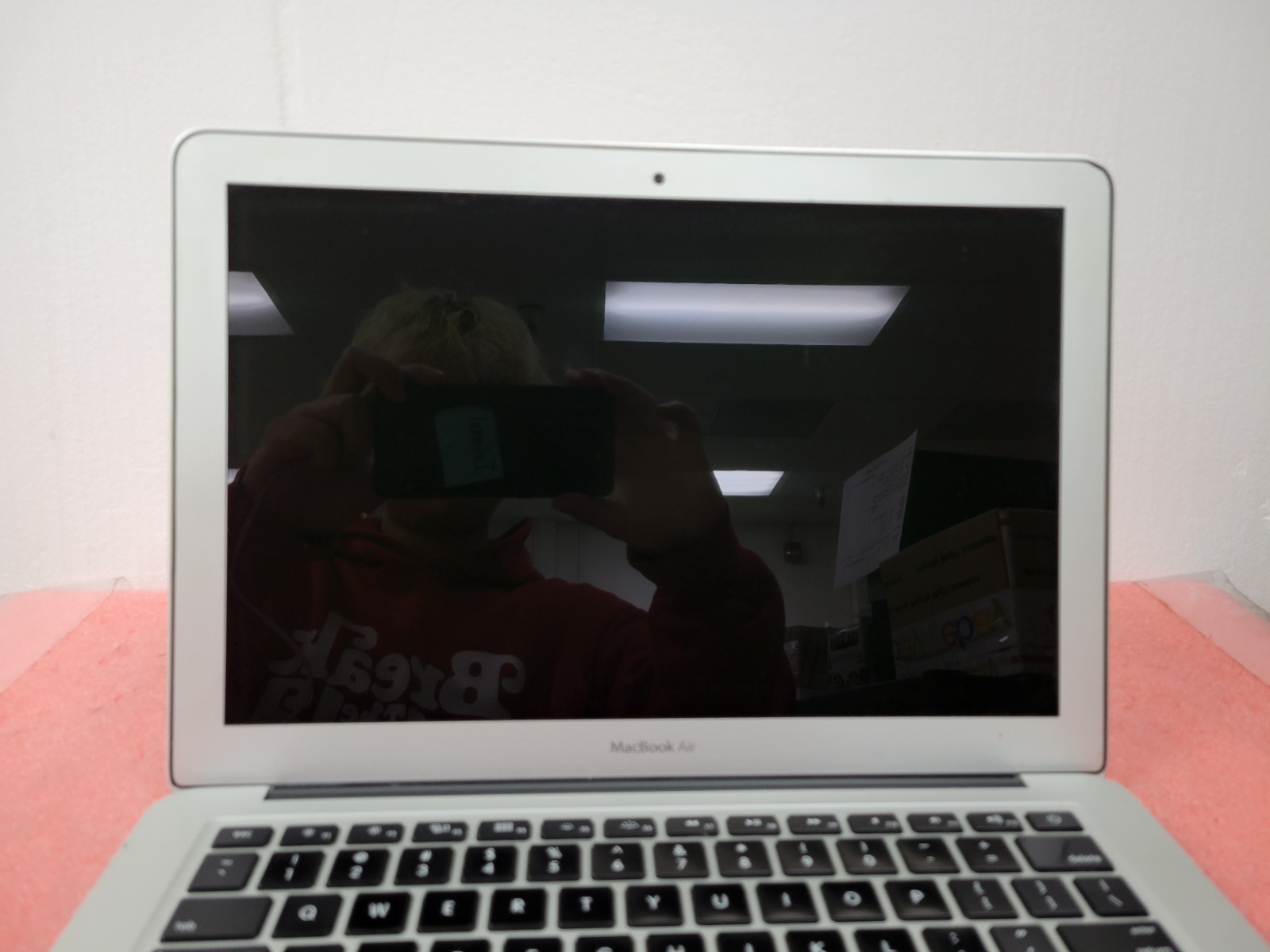 Apple MacBook Air 2015 A1466 13″ i7-5650U 4GB RAM 256GB SSD *Read* | C1066