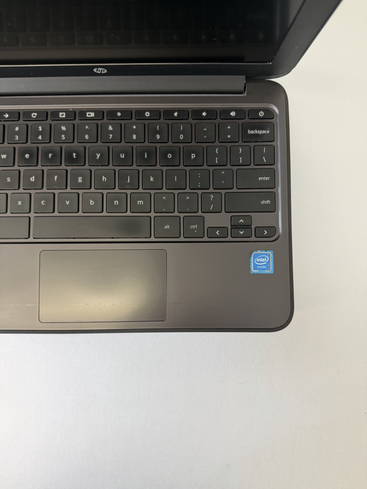 HP Chromebook 11 G4 Laptop – Light Leaking in Screen-Read Des