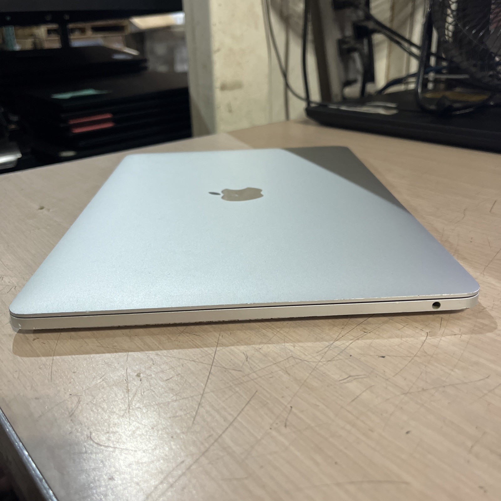 APPLE MACBOOK PRO 13″ MID-2017 CORE I5-7360U 2.3GHZ 8GB RAM NO HD