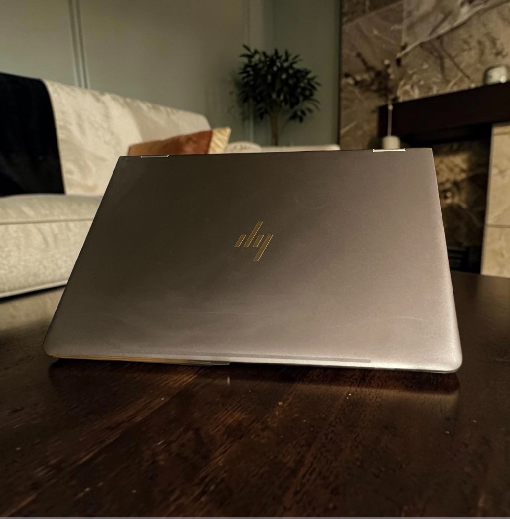 HP Spectre x360 15″ 2-in-1 4K Ultra HD Touch i7-7th Gen 16GB RAM AS-IS