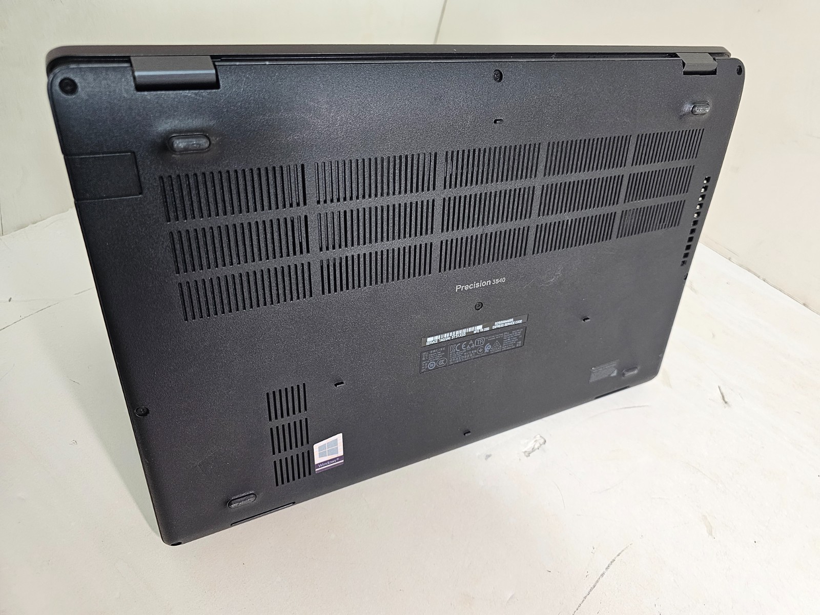Dell Precision 3540 Laptop – 1.6 GHz i5-8365U 8GB 256GB SSD Webcam 15.6″ – SP1