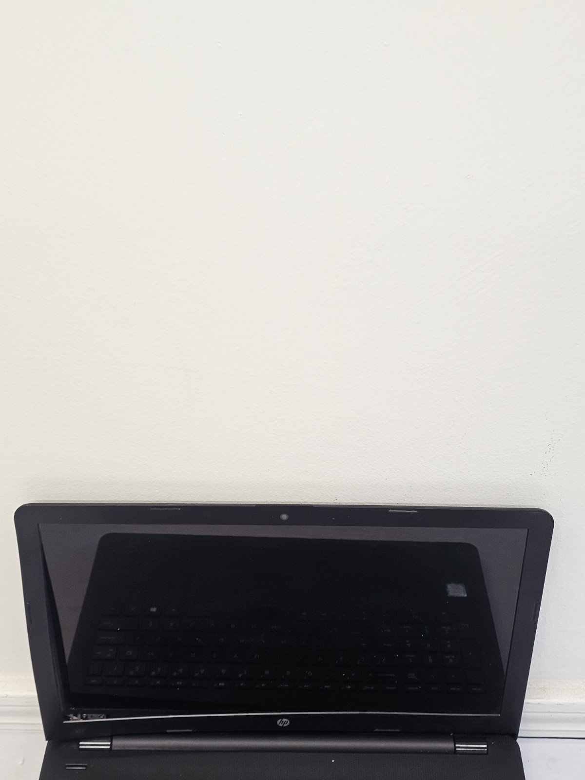 HP 15-bs113dx Laptop – Intel i3 Gen 8 – 8GB RAM – 1TB HDD – Windows 10 – READ