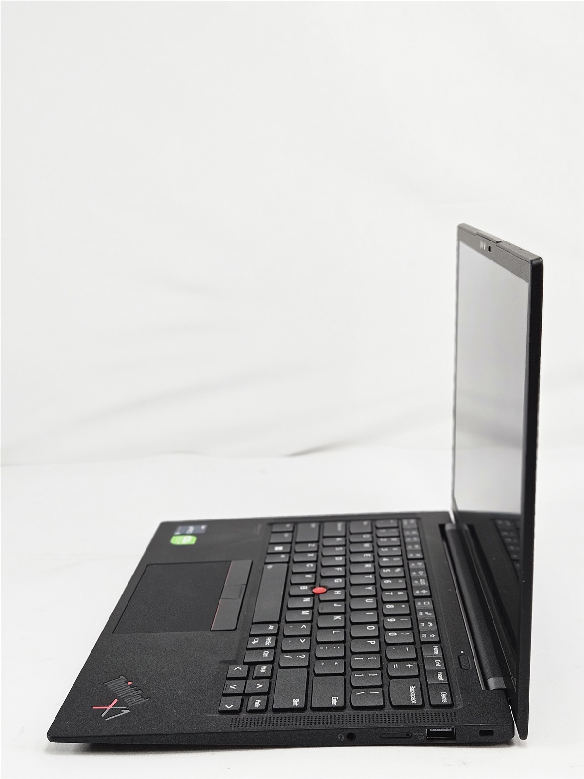 Lenovo ThinkPad X1 Carbon Gen 10 14″ Intel Core i7-1265U 1.8GHz 16GB 512GB SSD
