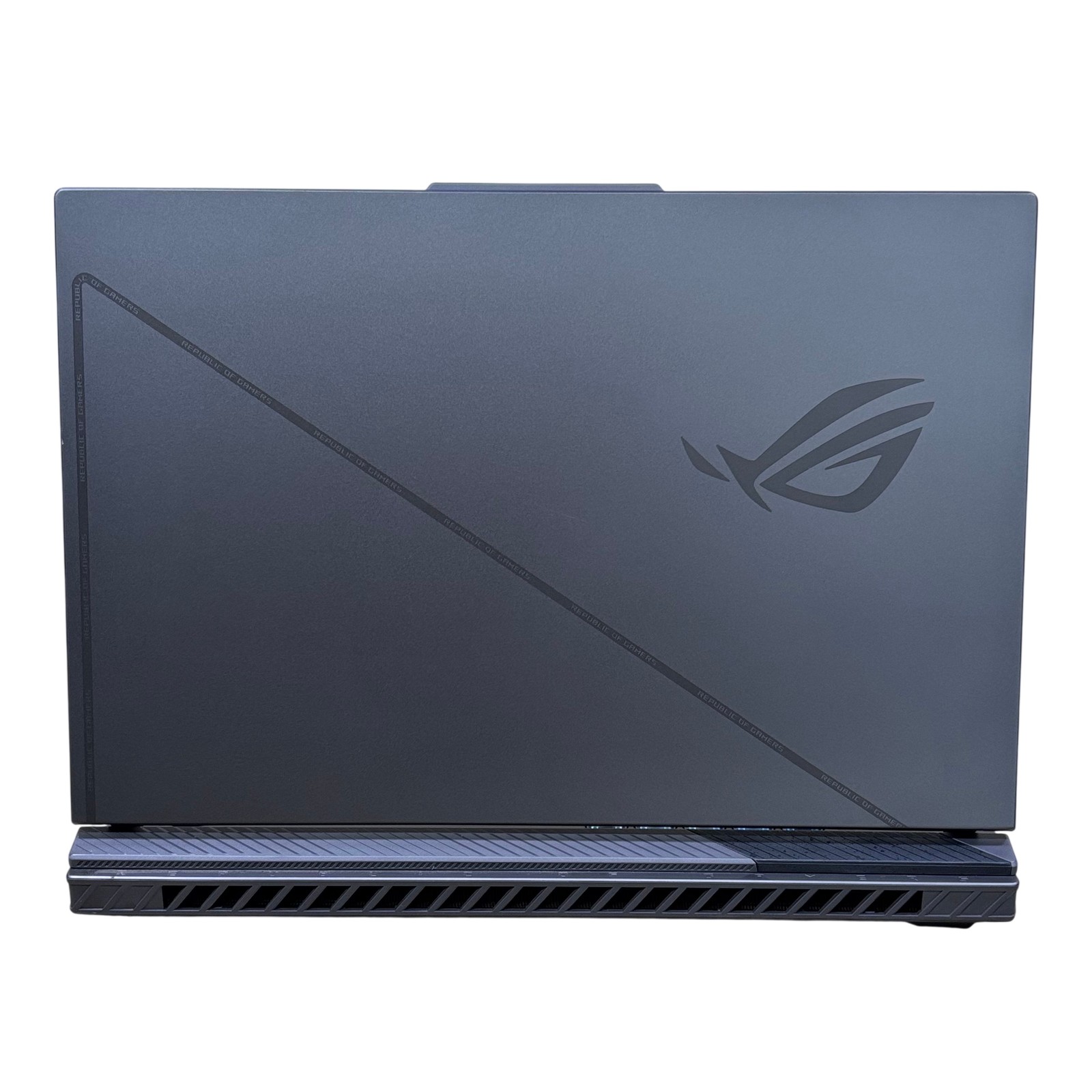 ASUS ROG Strix G16 G614JU Intel Core i5-13450HX 2.4GHz RTX 4050 16GB 1TB SSD 16″